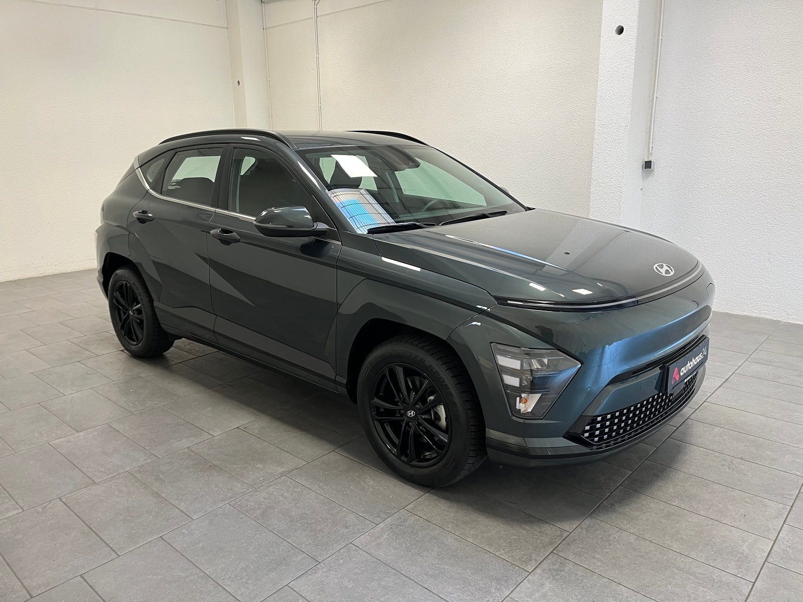 Hyundai Kona SUV / Crossover / Geländewagen HYUNDAI Kona Elektro 115 kW Sports Utility Vehicle #1