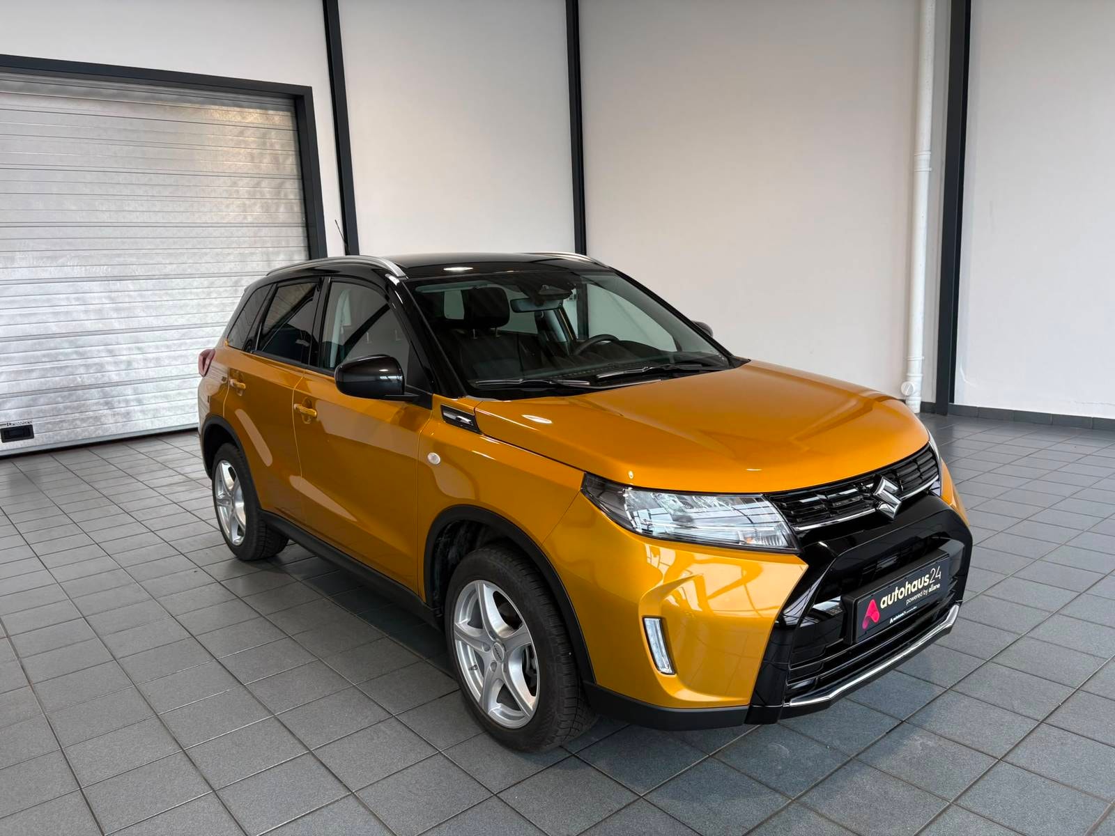 Suzuki Vitara SUV / Crossover / Geländewagen SUZUKI Vitara 1.4 BOOSTERJET Hybrid Comfort Sports Utility Vehicle #1