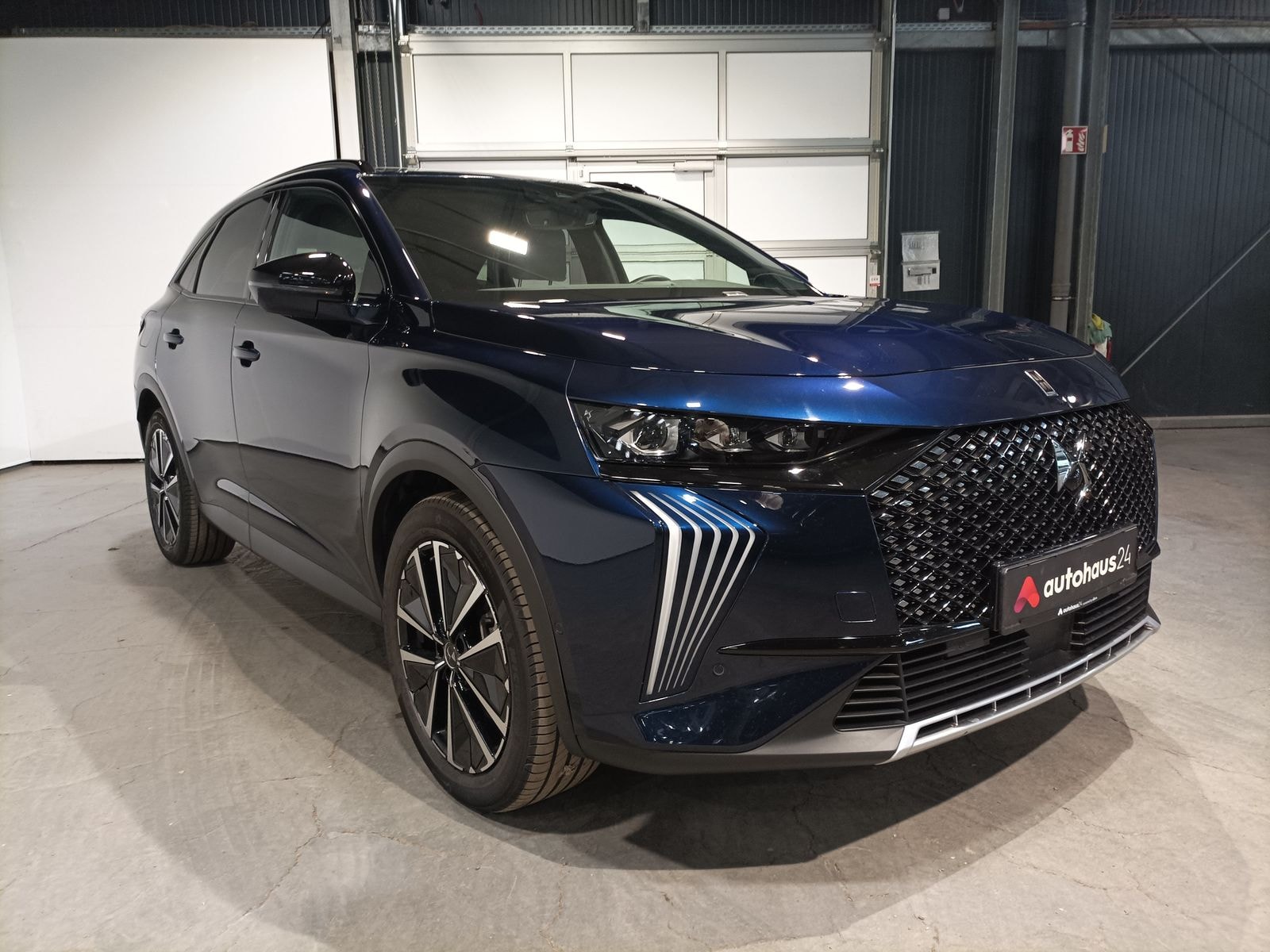DS Automobiles DS 7 SUV / Crossover / Geländewagen DS DS 7 PLUG-IN HYBRID 225 Étoile Auto Sports Utility Vehicle #1