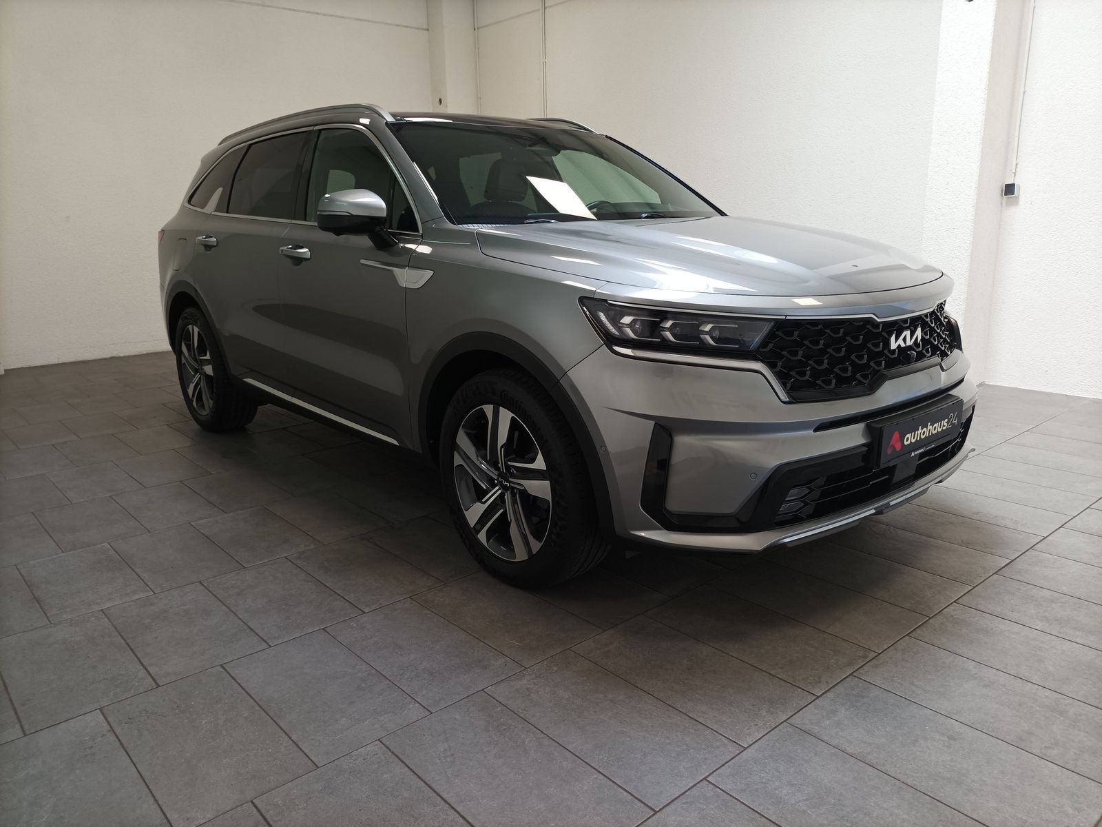 Kia Sorento SUV / Crossover / Geländewagen KIA Sorento 1.6 T-GDI Plug-in Hybrid AWD Vision Auto Sports Utility Vehicle #1