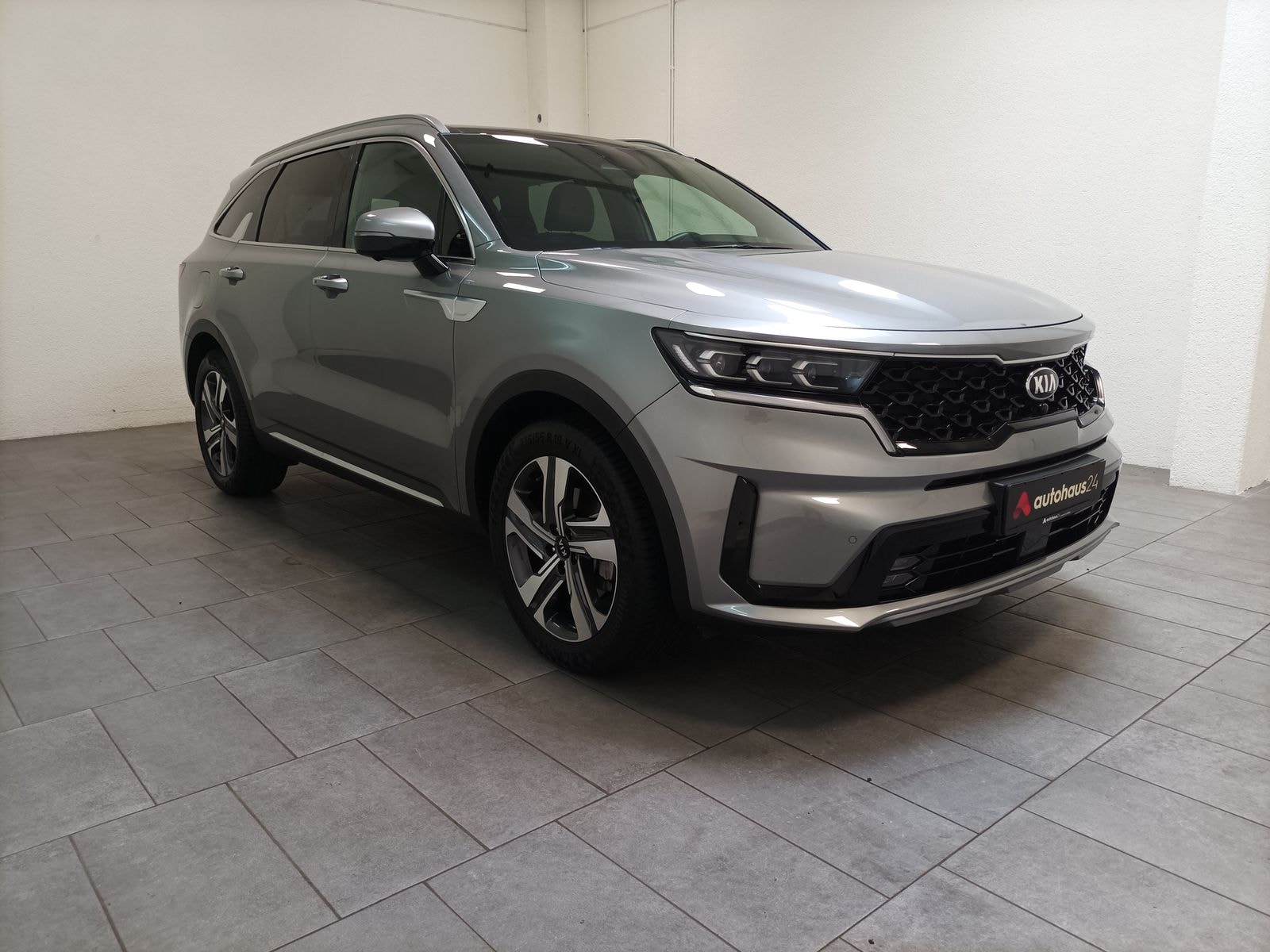 Kia Sorento SUV / Crossover / Geländewagen KIA Sorento 1.6 T-GDI Plug-in Hybrid AWD Vision Auto Sports Utility Vehicle #1