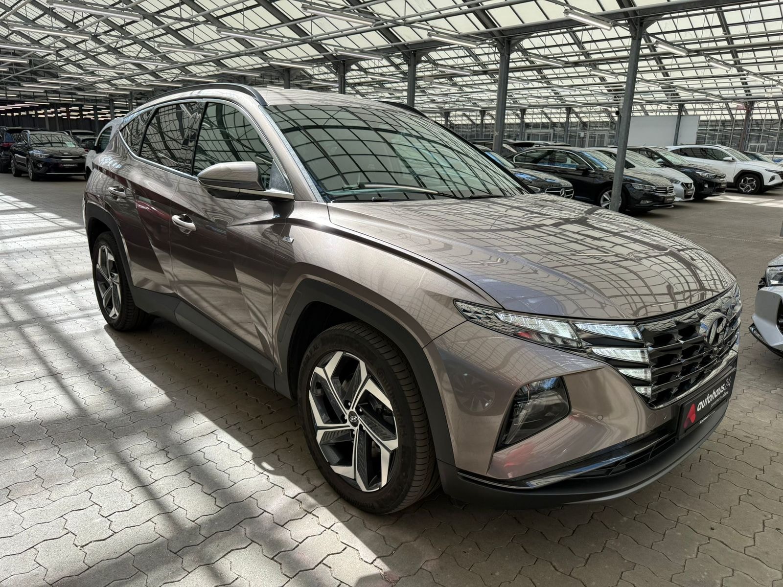 Hyundai Tucson SUV / Crossover / Geländewagen HYUNDAI Tucson 1.6 T-GDI 132kW 48V Trend DCT 4WD Sports Utility Vehicle #1