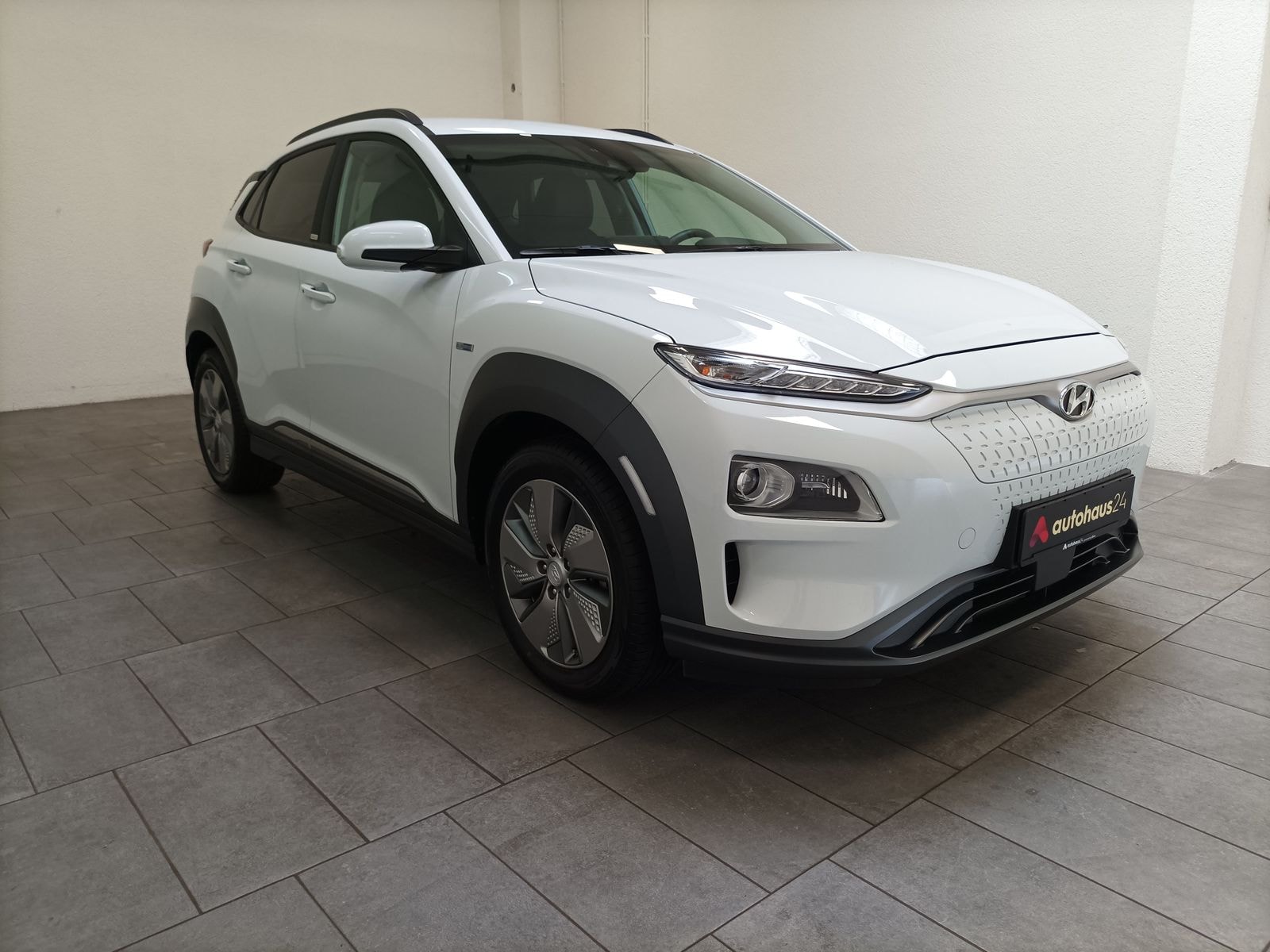 Hyundai Kona SUV / Crossover / Geländewagen HYUNDAI Kona ELEKTRO 150kW Sports Utility Vehicle #1
