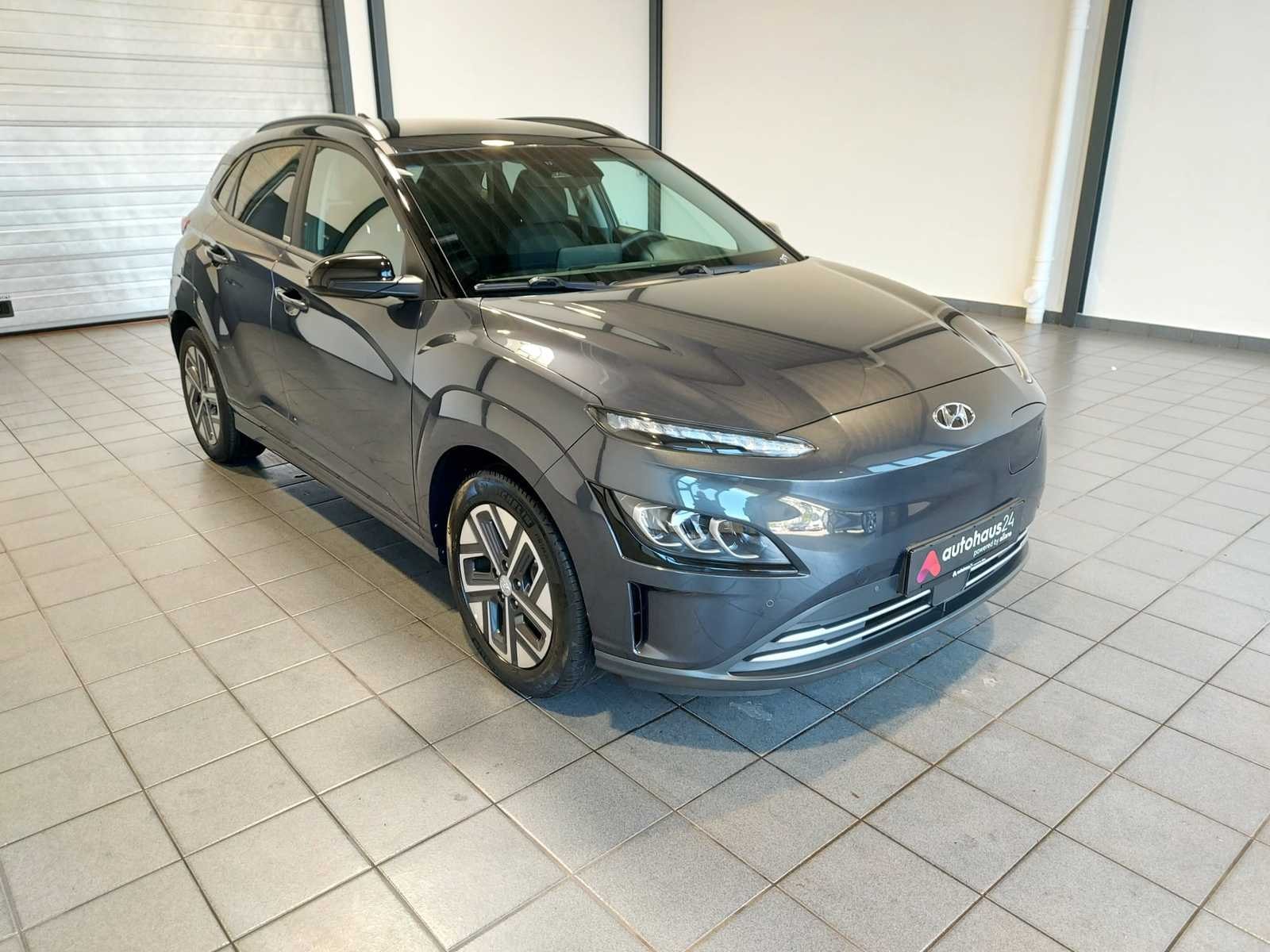 Hyundai Kona SUV / Crossover / Geländewagen HYUNDAI Kona ELEKTRO 100kW Sports Utility Vehicle #1