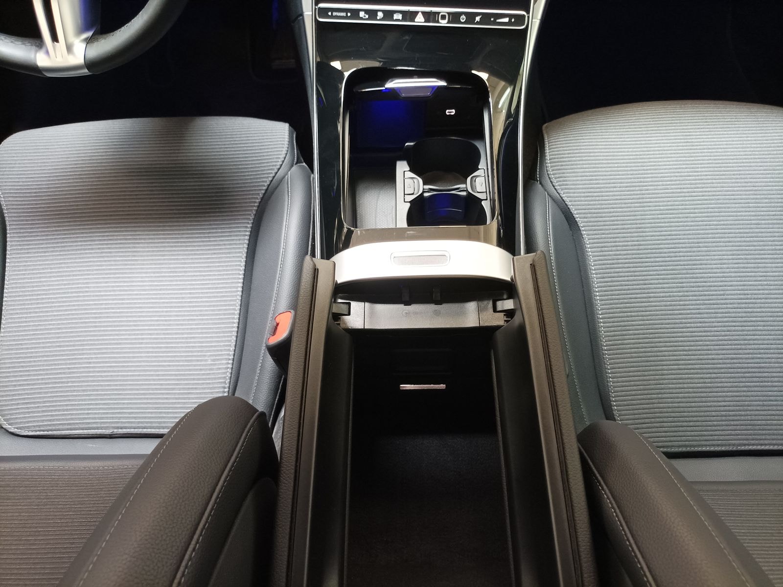 Mercedes Benz C-Klasse Limousine C 300 e Avantgarde (EURO 6d) #13