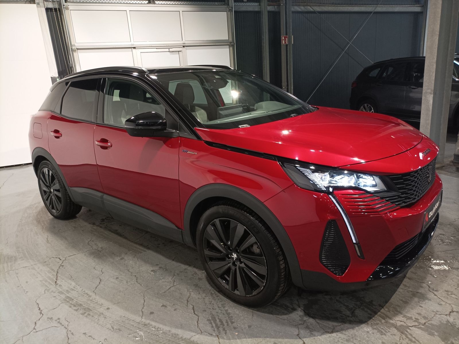 Peugeot 3008 SUV / Crossover / Geländewagen PEUGEOT 3008 HYBRID4 300 e-EAT8 Allure Sports Utility Vehicle #1