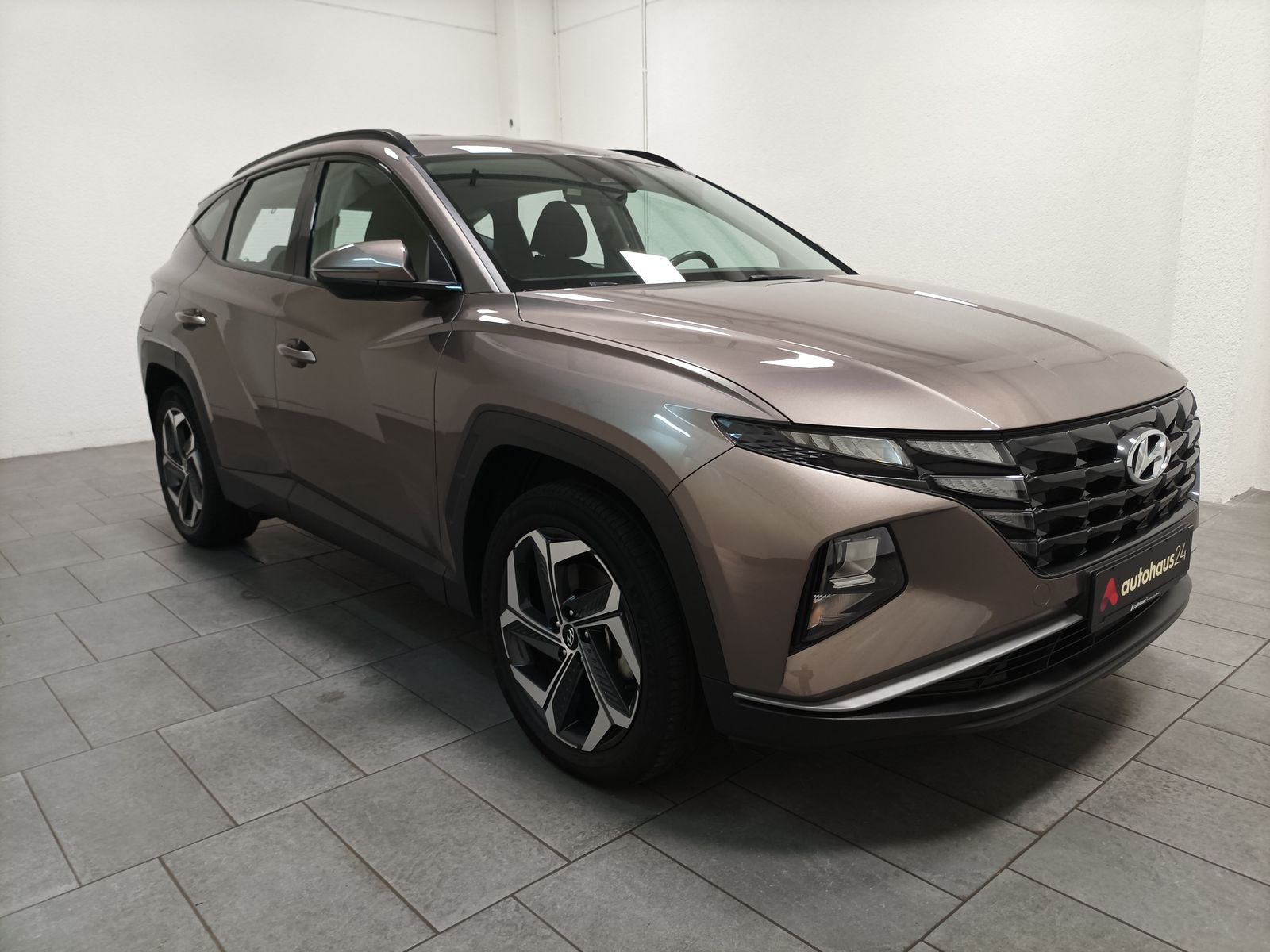 Hyundai Tucson SUV / Crossover / Geländewagen HYUNDAI Tucson 1.6 T-GDI Plug-in Hybrid 4WD Auto Sports Utility Vehicle #1