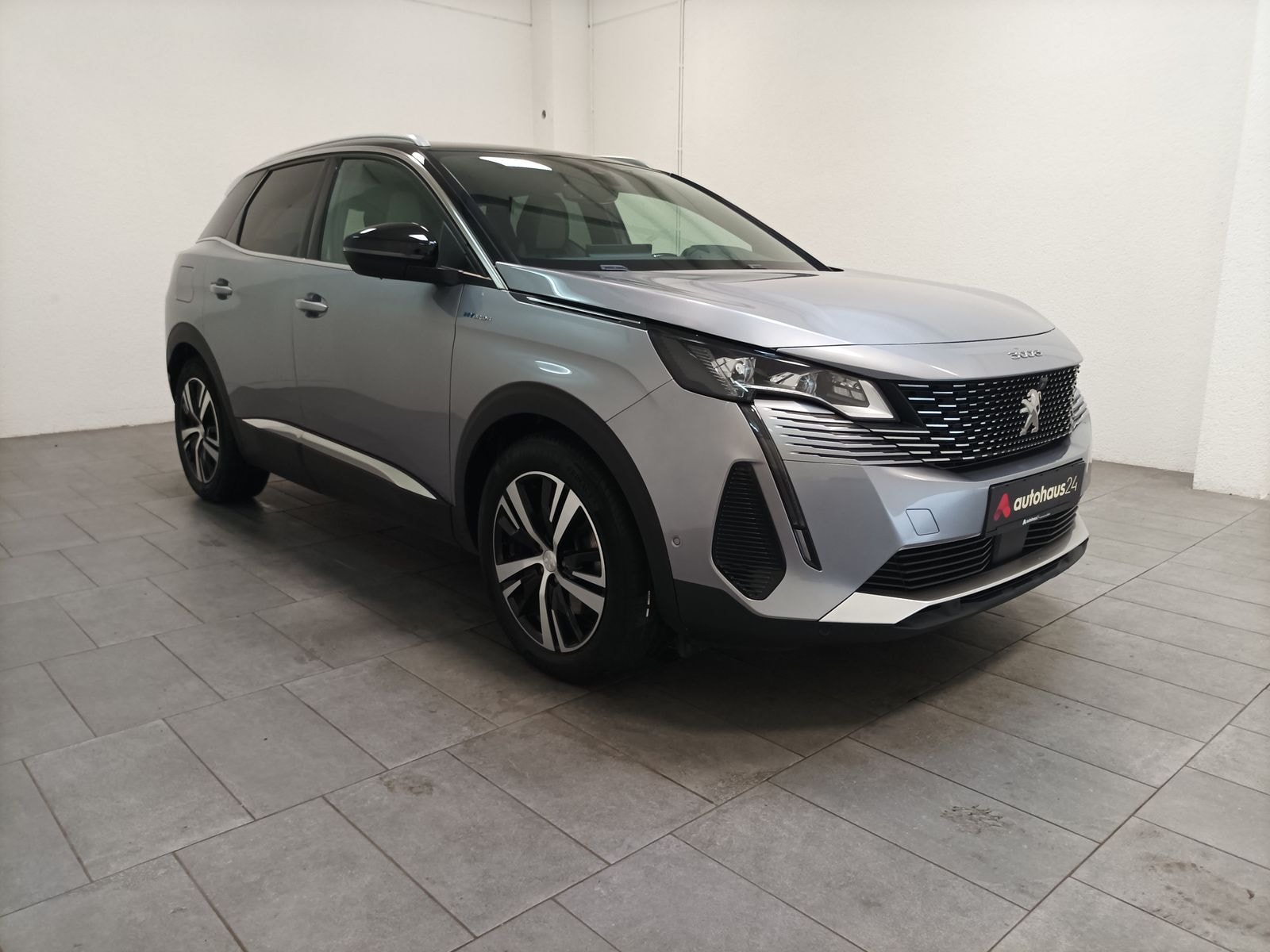 Peugeot 3008 SUV / Crossover / Geländewagen PEUGEOT 3008 HYBRID4 300 e-EAT8 Allure Sports Utility Vehicle #1