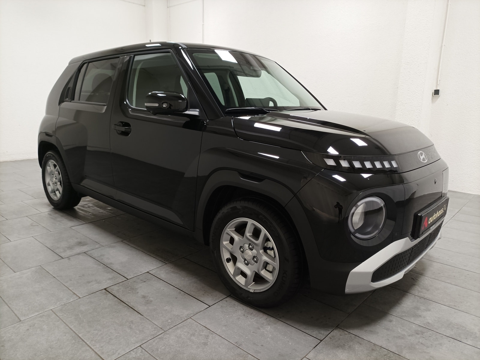 Hyundai Inster SUV / Crossover / Geländewagen HYUNDAI Inster 49 kWh Trend Sports Utility Vehicle #1