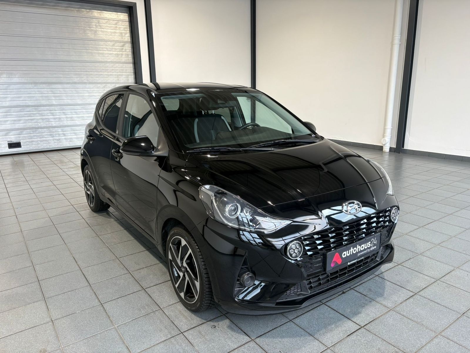 Hyundai i10 Limousine HYUNDAI i10 1.0 EDITION 30+ Schräghecklimousine #1