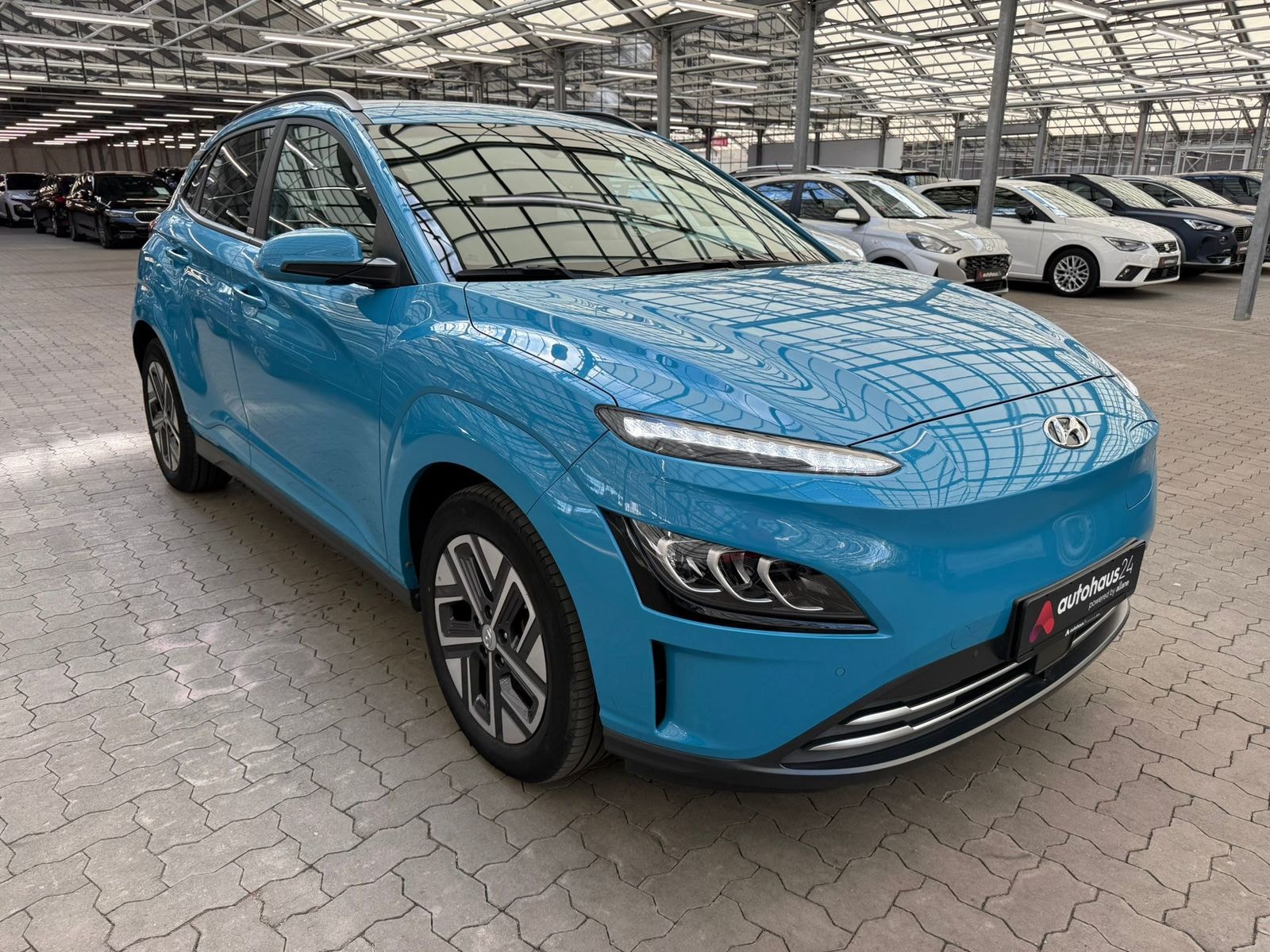 Hyundai Kona SUV / Crossover / Geländewagen HYUNDAI Kona ELEKTRO 150kW Sports Utility Vehicle #1
