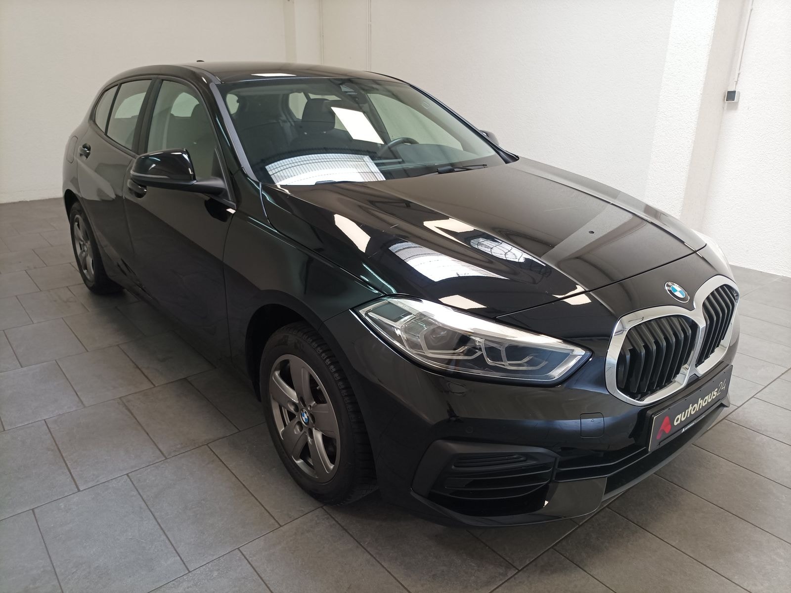 BMW 1er-Reihe Limousine BMW 1er-Reihe 118i Schräghecklimousine #1