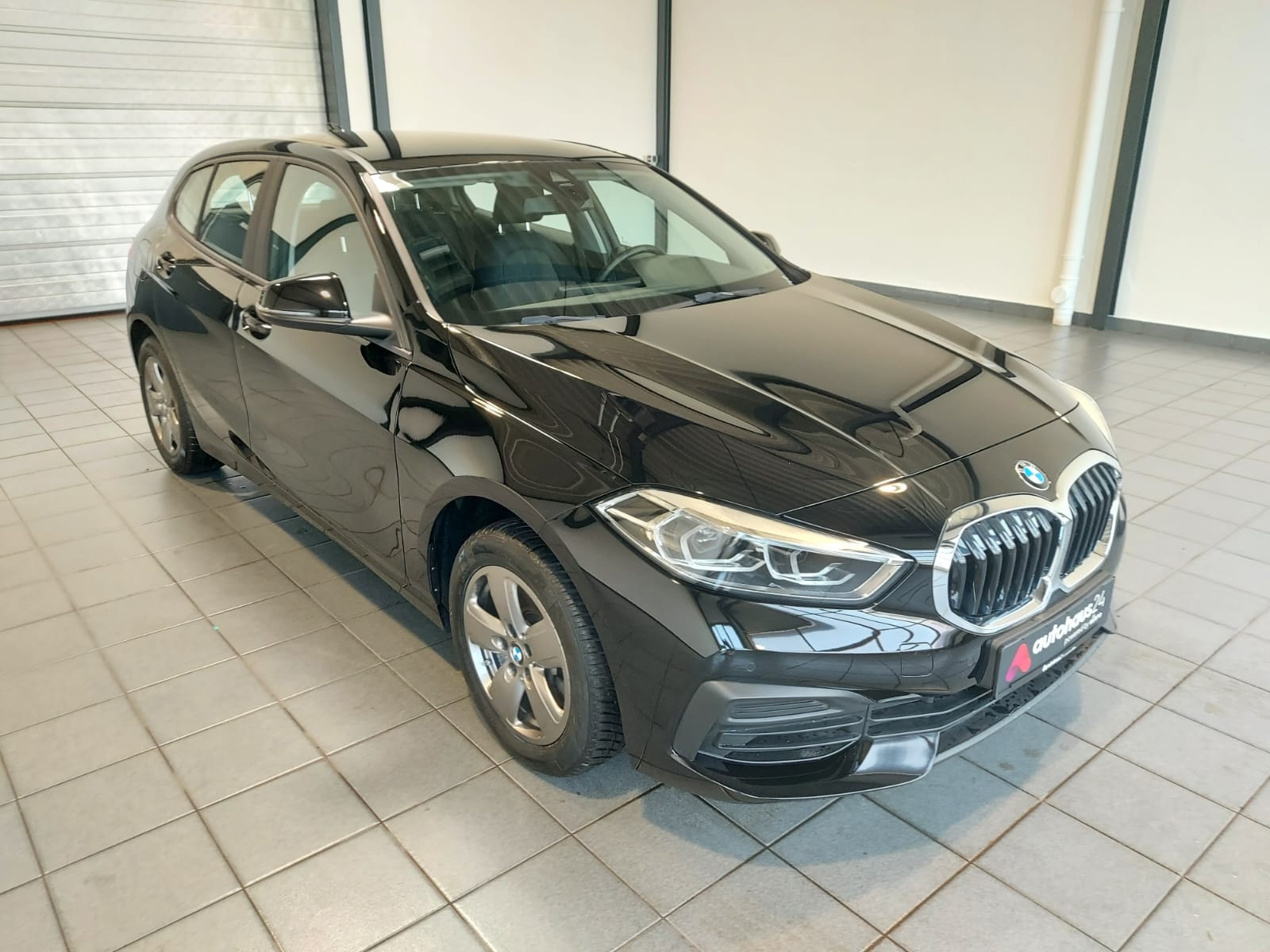 BMW 1er-Reihe Limousine BMW 1er-Reihe 118i Schräghecklimousine #1