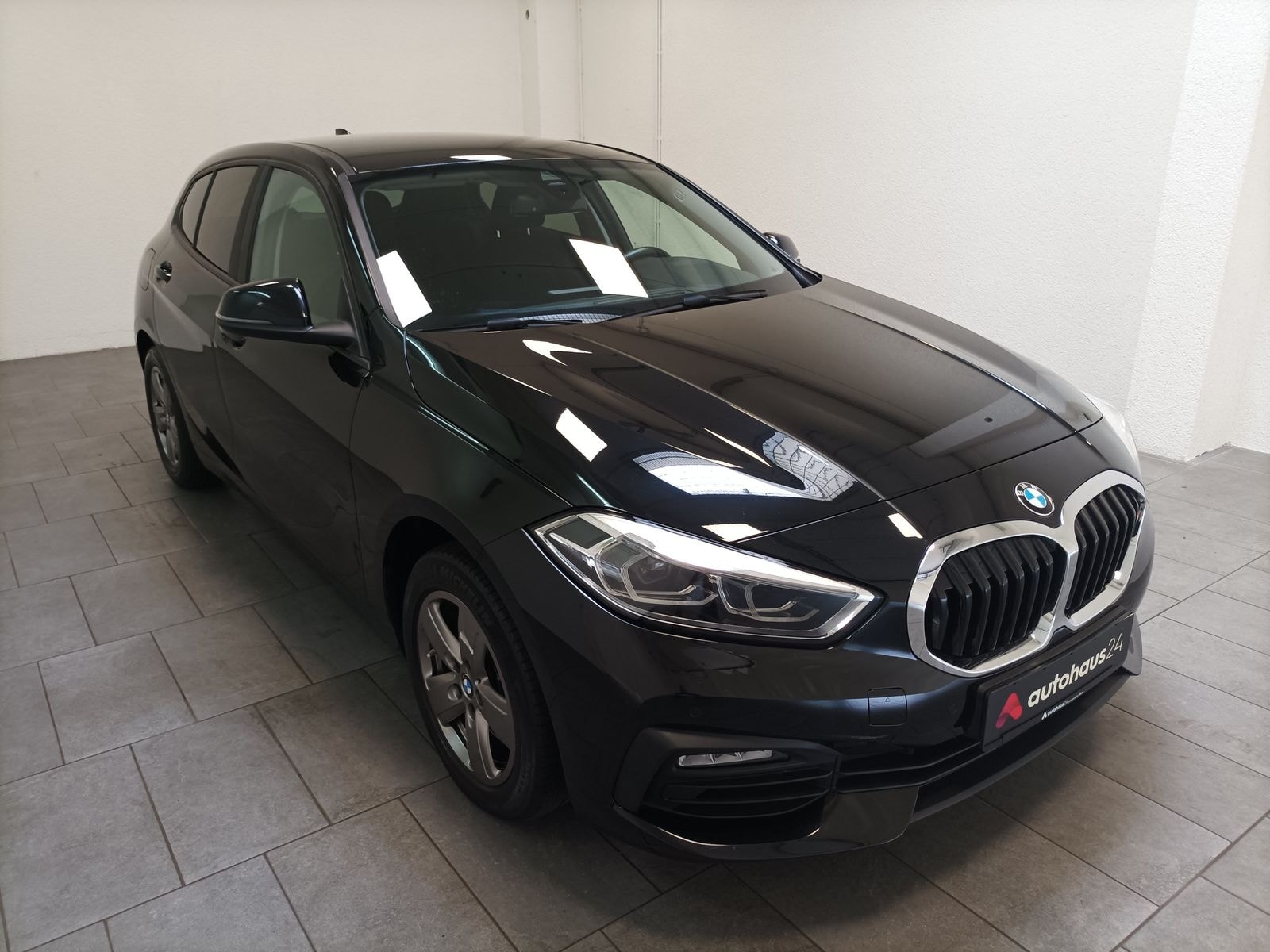 BMW 1er-Reihe Limousine BMW 1er-Reihe 118i Schräghecklimousine #1