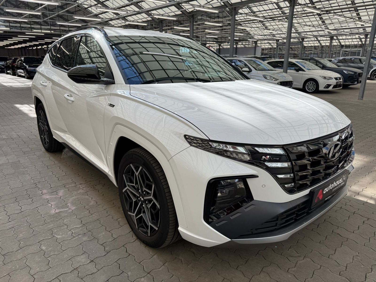 Hyundai Tucson SUV / Crossover / Geländewagen HYUNDAI Tucson 1.6 T-GDI Plug-in Hybrid 4WD Auto Sports Utility Vehicle #1