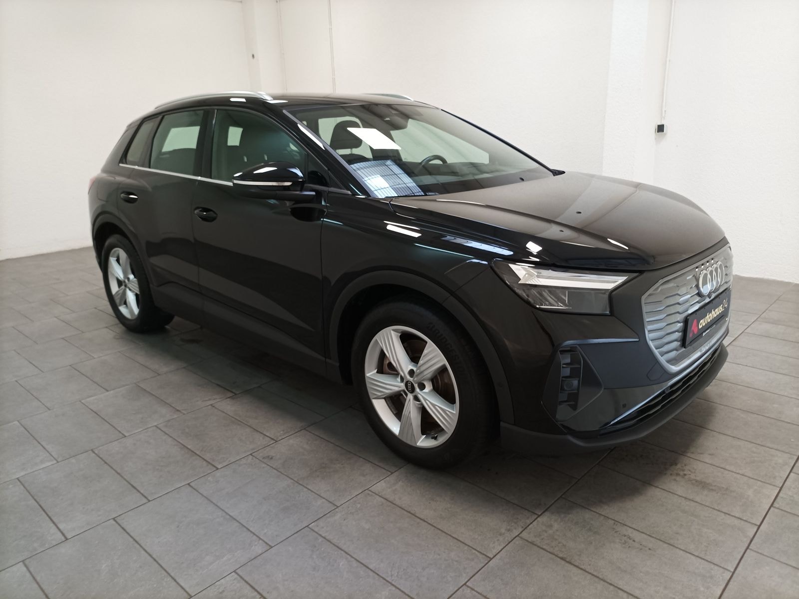 Audi Q4 e-tron SUV / Crossover / Geländewagen AUDI Q4 e-tron 45 e-tron quattro Sports Utility Vehicle #1