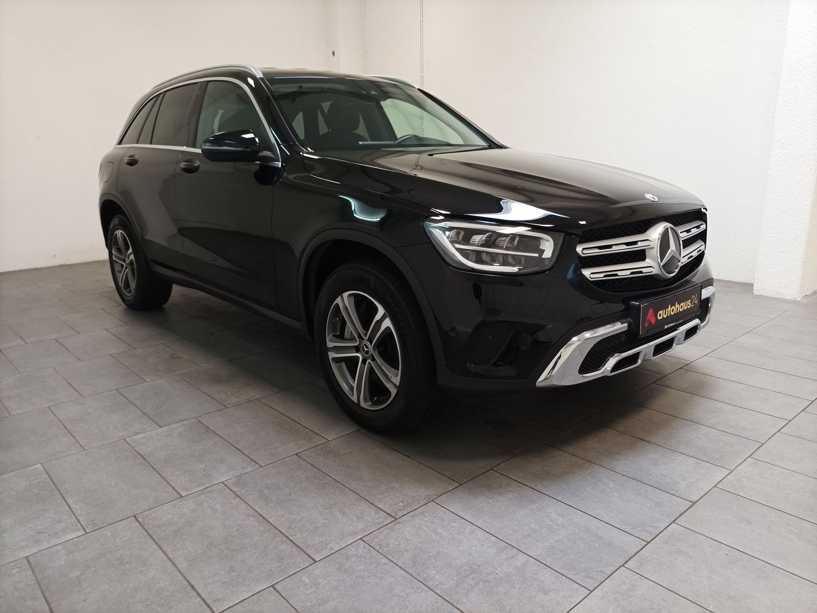 Mercedes-Benz GLC-Klasse SUV / Crossover / Geländewagen MERCEDES GLC GLC 300 e 4MATIC Autom. Sports Utility Vehicle #1