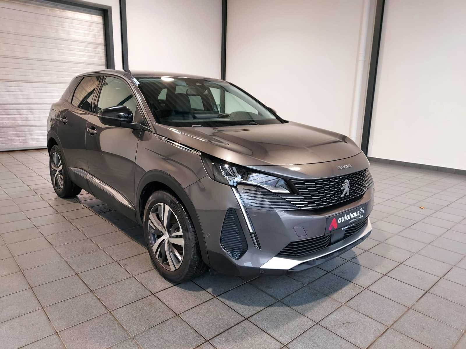 Peugeot 3008 SUV / Crossover / Geländewagen PEUGEOT 3008 1.2 PureTech 130 Access Sports Utility Vehicle #1