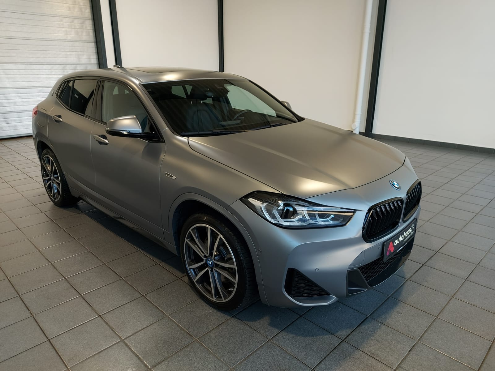 BMW X2 SUV / Crossover / Geländewagen BMW X2 xDrive25e Advantage Plus Steptronic Sports Utility Vehicle #1