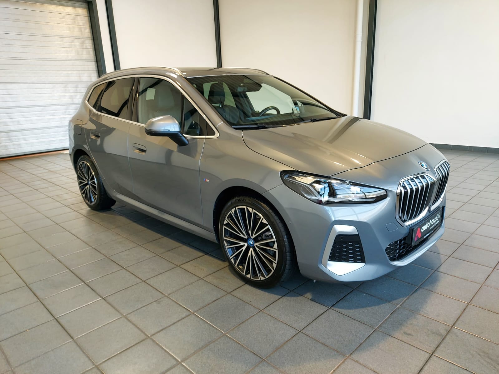 BMW 2er-Reihe Kleinbus / Van BMW 2er Active Tourer 225e Steptronic DCT xDrive Kompaktvan #1