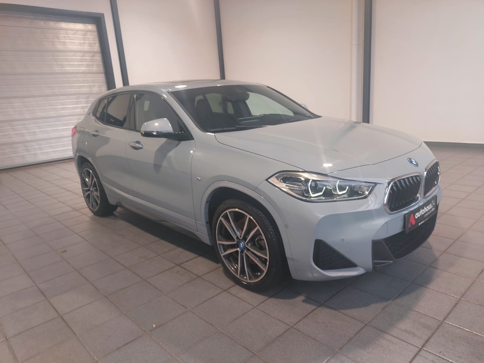 BMW X2 SUV / Crossover / Geländewagen BMW X2 xDrive25e Advantage Plus Steptronic Sports Utility Vehicle #1