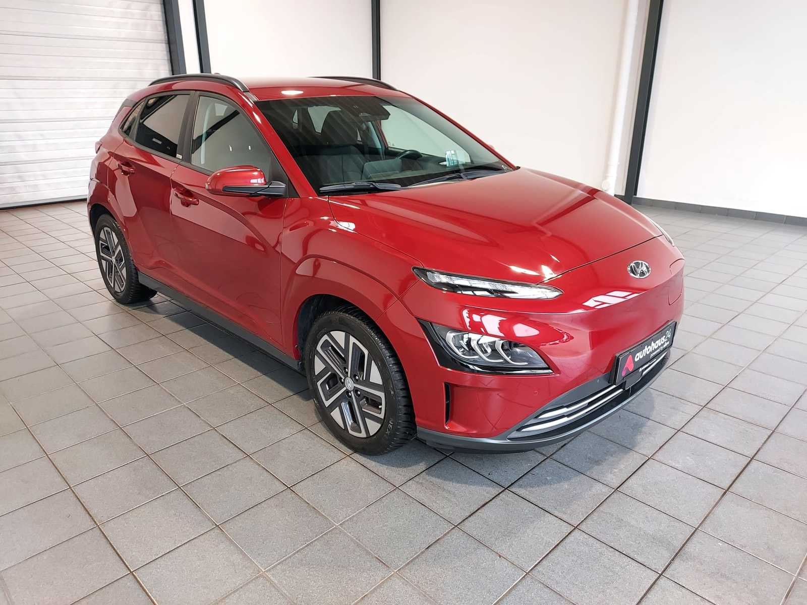 Hyundai Kona SUV / Crossover / Geländewagen HYUNDAI Kona ELEKTRO 150kW Sports Utility Vehicle #1