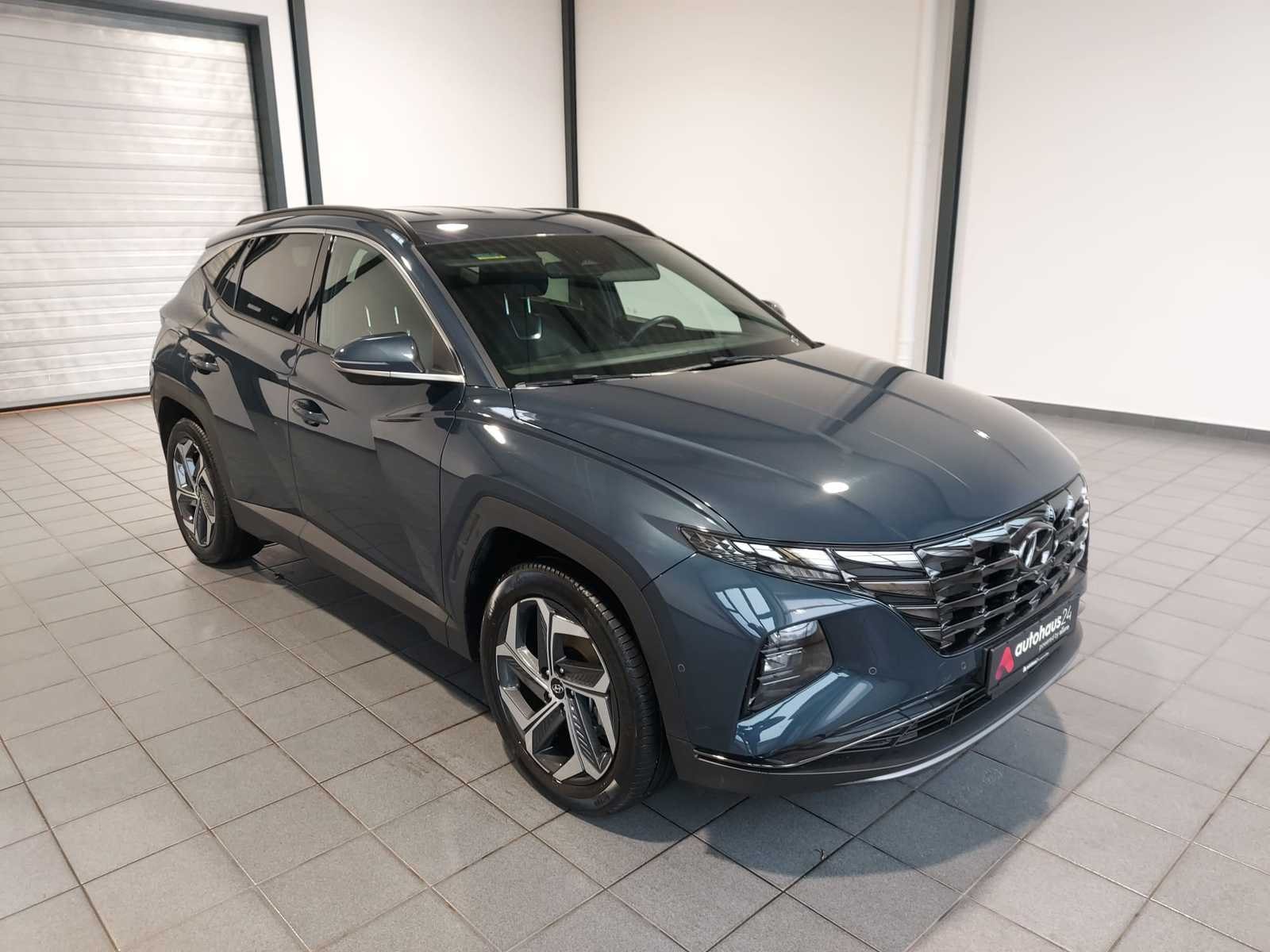 Hyundai Tucson SUV / Crossover / Geländewagen HYUNDAI Tucson 1.6 T-GDI Plug-in Hybrid 4WD Auto Sports Utility Vehicle #1