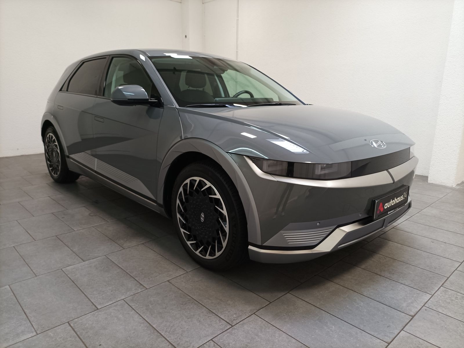 Hyundai IONIQ 5 Limousine HYUNDAI IONIQ 5 72,6 kWh 160 kW Heckantrieb Sports Utility Vehicle #1