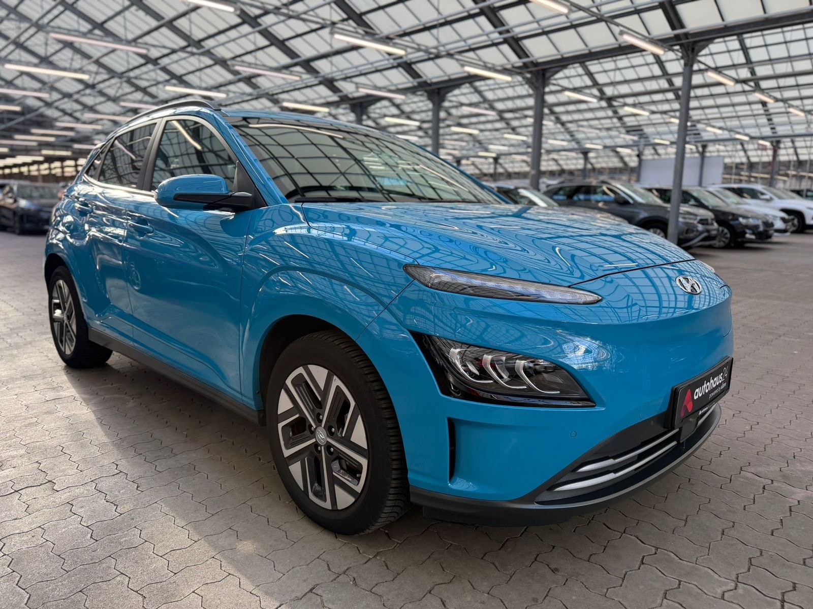 Hyundai Kona SUV / Crossover / Geländewagen HYUNDAI Kona ELEKTRO 100kW Sports Utility Vehicle #1