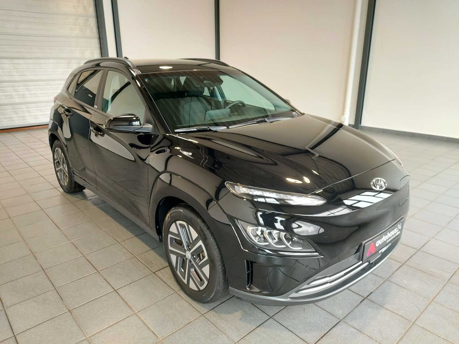 Hyundai Kona SUV / Crossover / Geländewagen HYUNDAI Kona ELEKTRO 100kW Sports Utility Vehicle #1