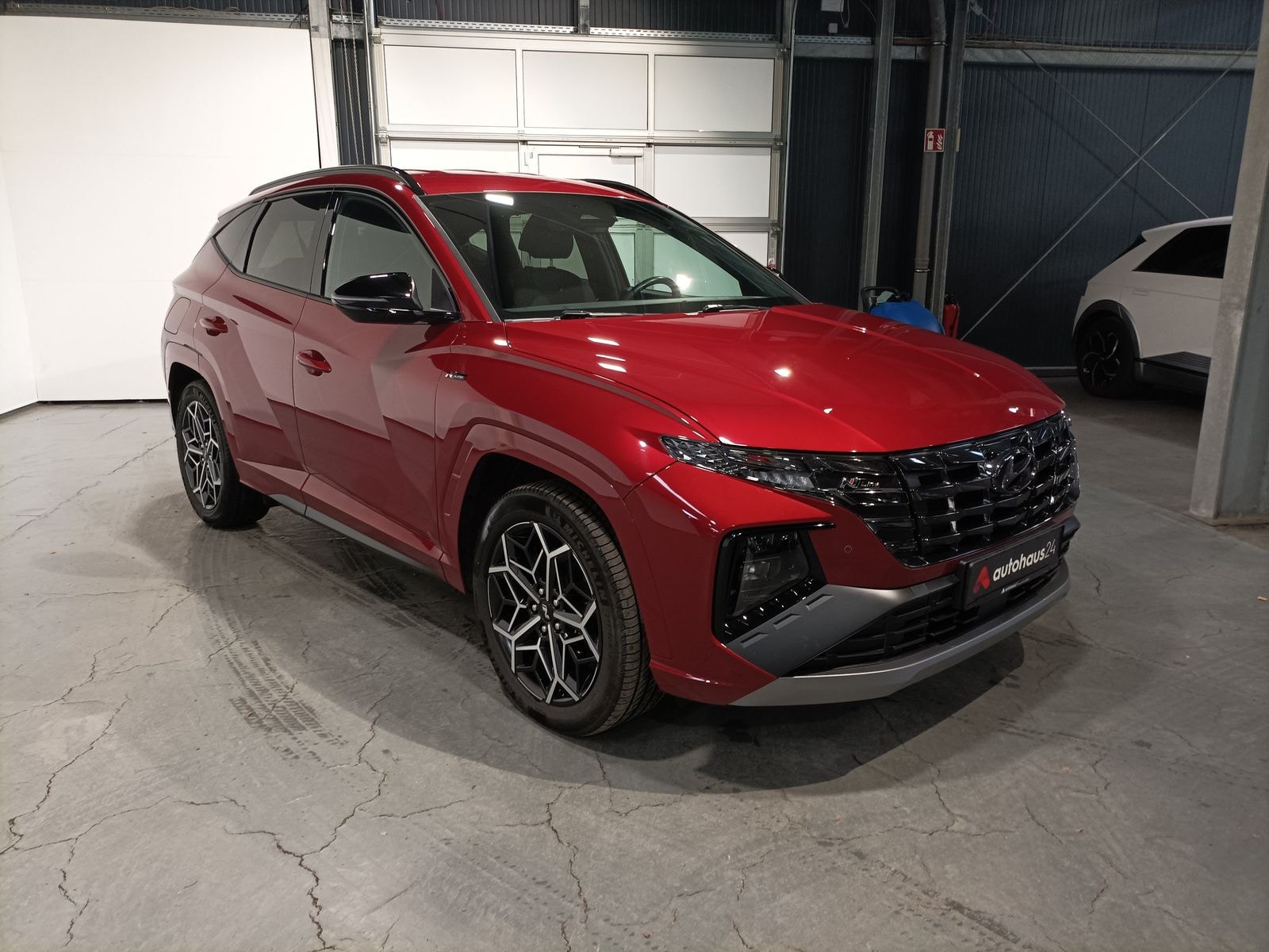 Hyundai Tucson SUV / Crossover / Geländewagen HYUNDAI Tucson 1.6 T-GDI Plug-in Hybrid 4WD Auto Sports Utility Vehicle #1