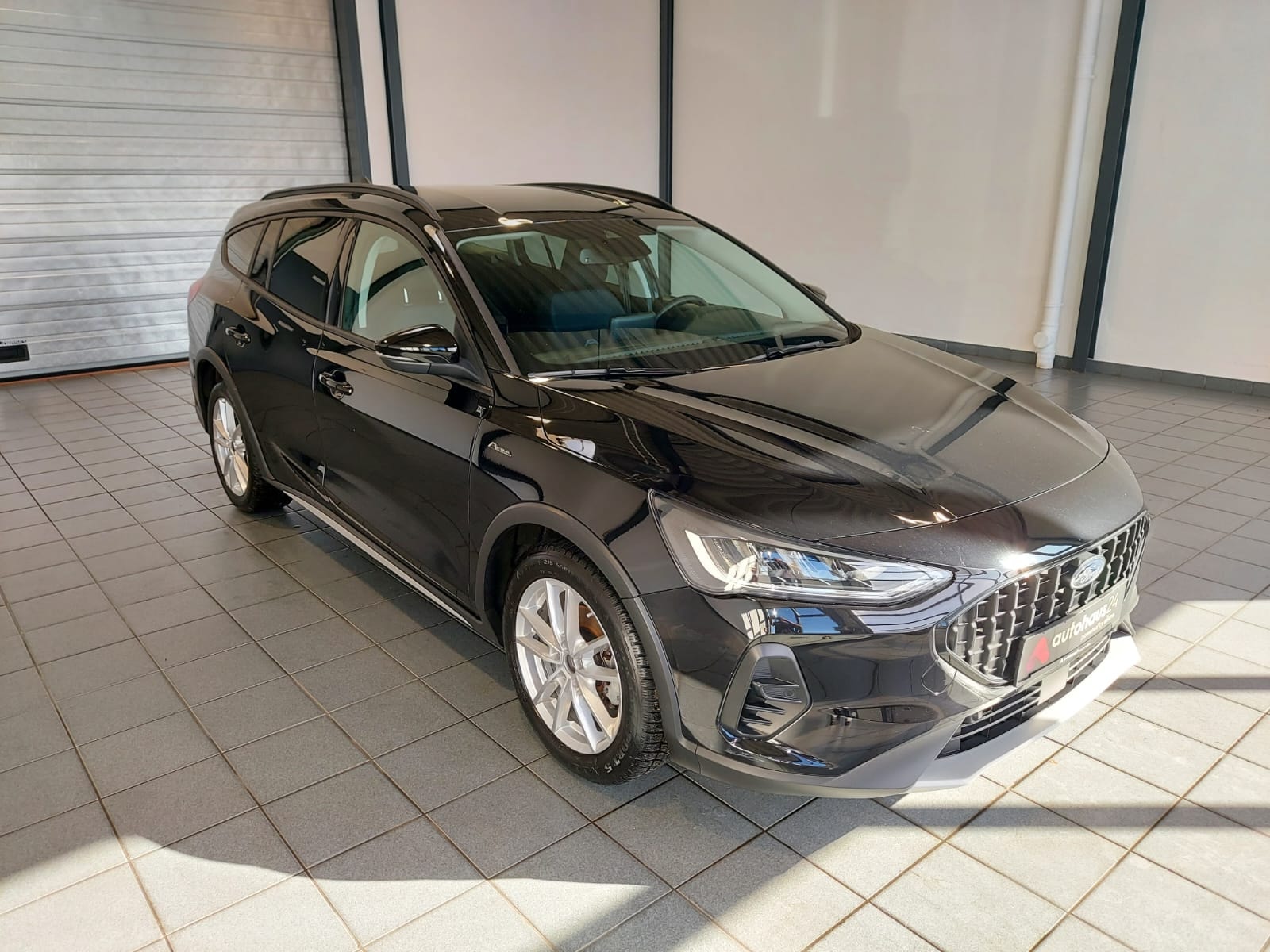 Ford Focus Kombi FORD Focus 1,0 Eco. Hybr. 114kW Titanium Des.Tur AT Kombi #1