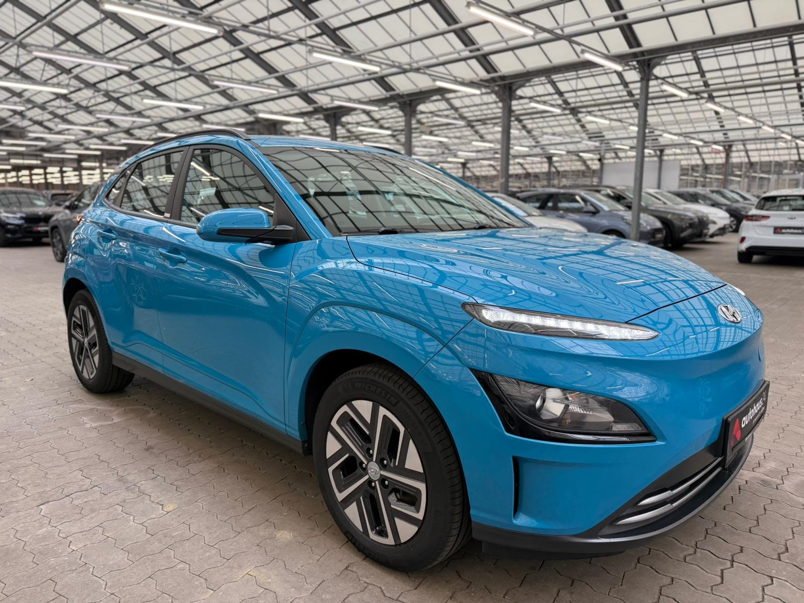 Hyundai Kona SUV / Crossover / Geländewagen HYUNDAI Kona ELEKTRO 100kW Sports Utility Vehicle #1