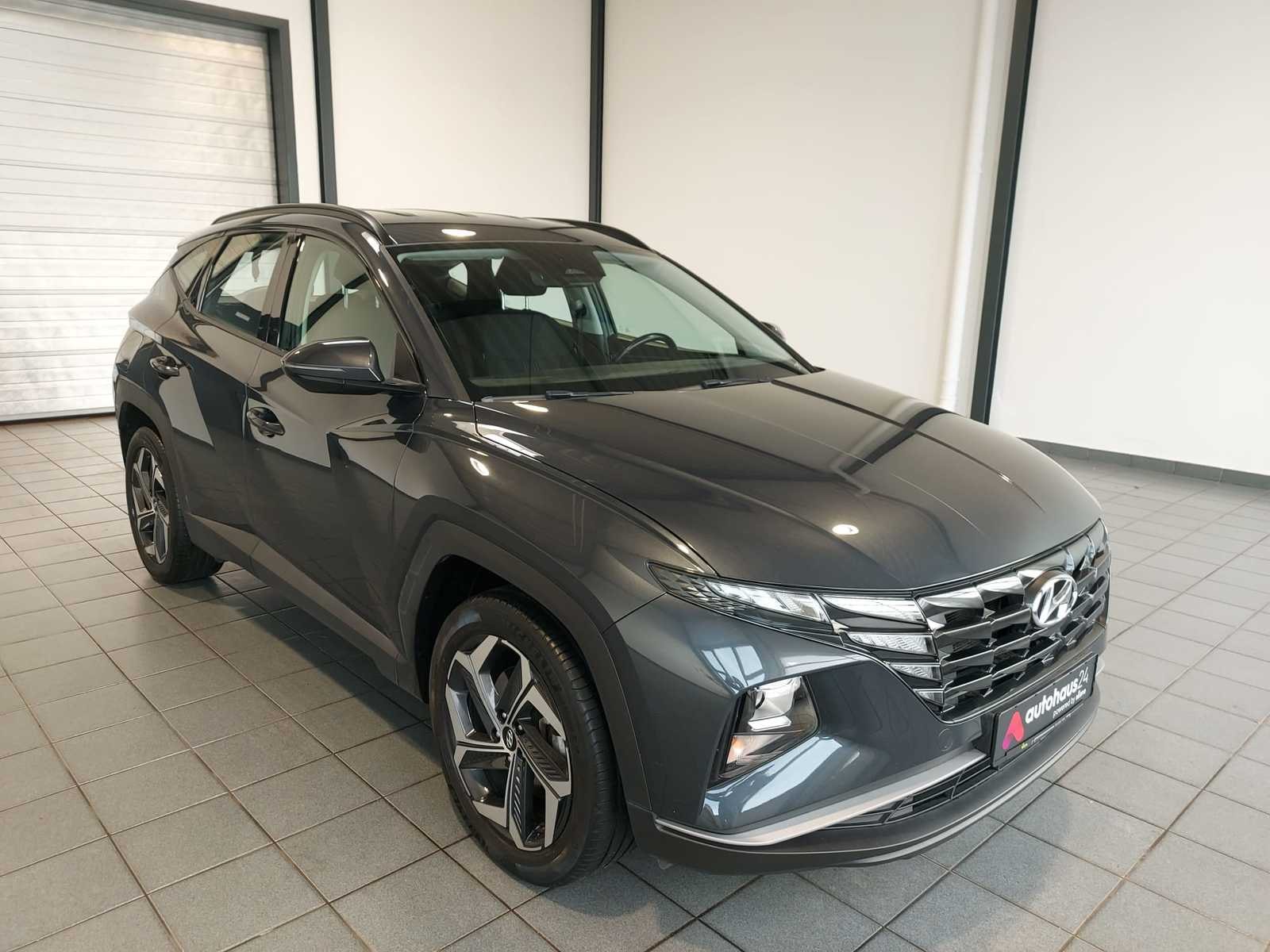 Hyundai Tucson SUV / Crossover / Geländewagen HYUNDAI Tucson 1.6 T-GDI Plug-in Hybrid 4WD Auto Sports Utility Vehicle #1