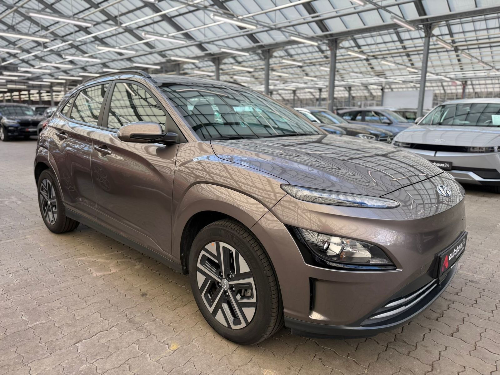 Hyundai Kona SUV / Crossover / Geländewagen HYUNDAI Kona ELEKTRO 100kW Sports Utility Vehicle #1
