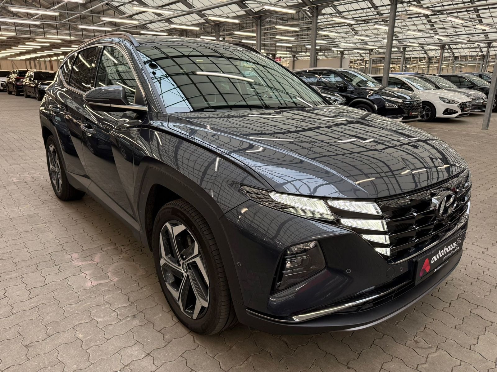 Hyundai Tucson SUV / Crossover / Geländewagen HYUNDAI Tucson 1.6 T-GDI Plug-in Hybrid 4WD Auto Sports Utility Vehicle #1