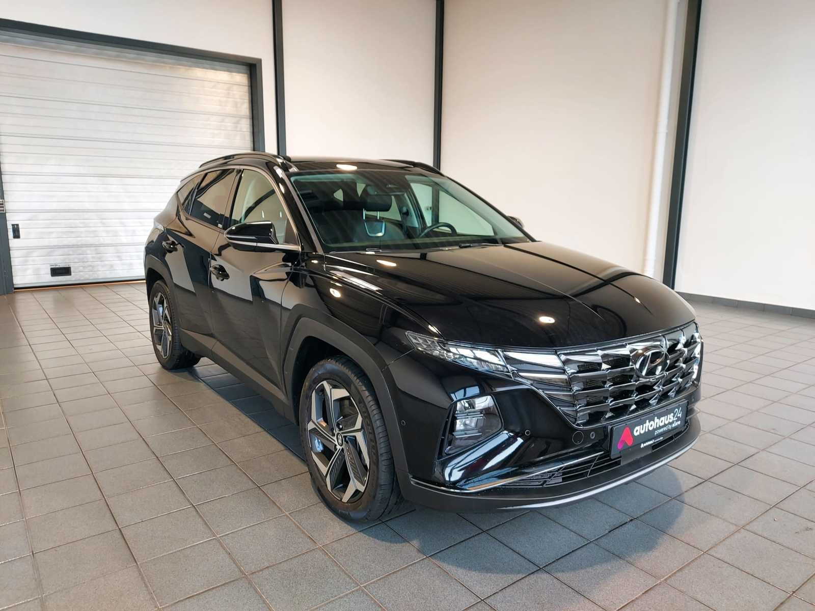 Hyundai Tucson SUV / Crossover / Geländewagen HYUNDAI Tucson 1.6 T-GDI Plug-in Hybrid 4WD Auto Sports Utility Vehicle #1