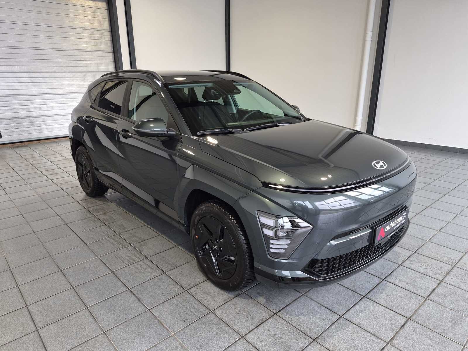 Hyundai Kona SUV / Crossover / Geländewagen HYUNDAI Kona Elektro 150 kW Trend Sports Utility Vehicle #1