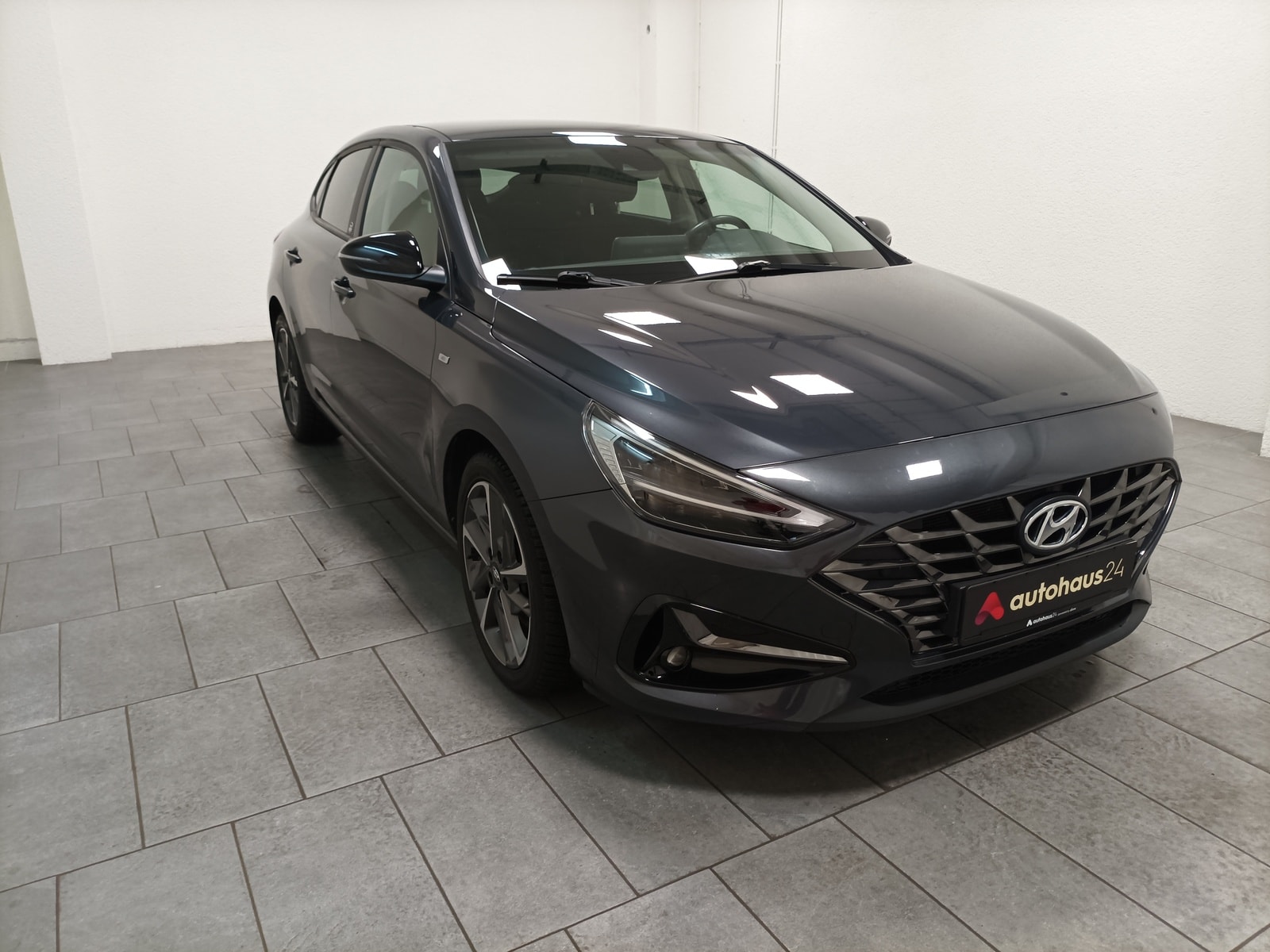 Hyundai i30 Limousine HYUNDAI i30 1.5 T-GDI Hybrid EDITION 30+ Schräghecklimousine #1