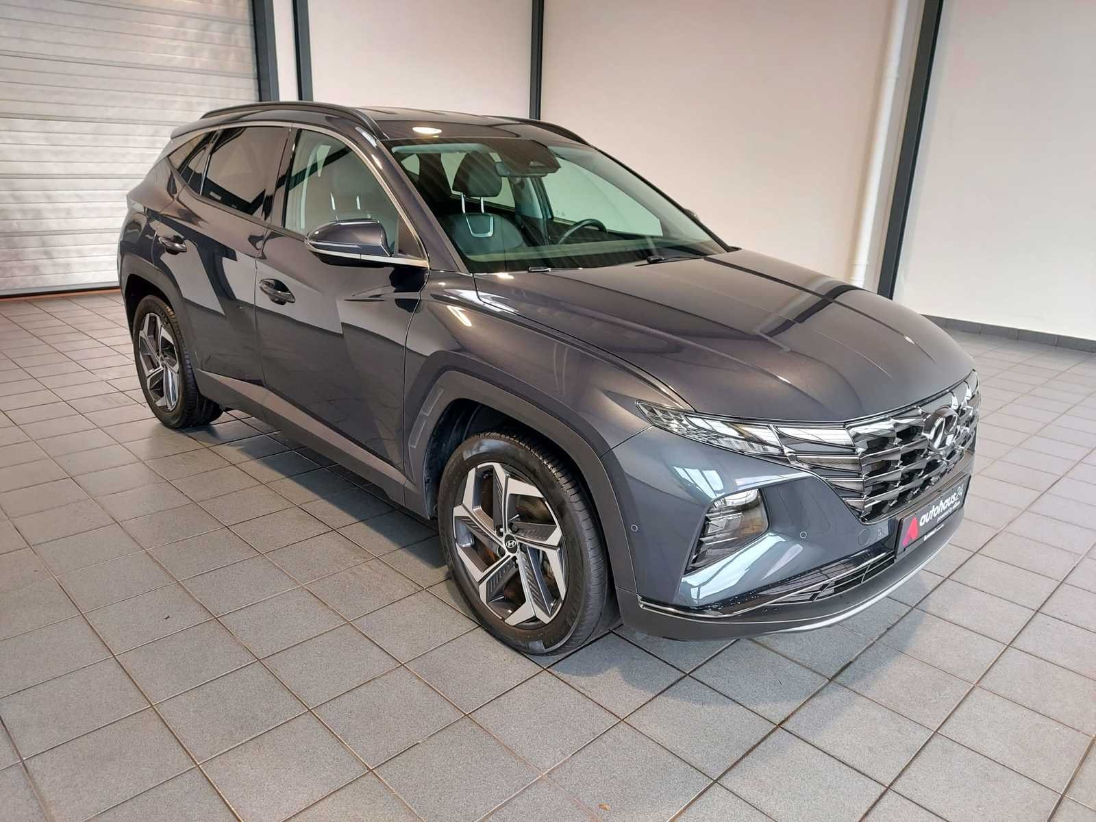 Hyundai Tucson SUV / Crossover / Geländewagen HYUNDAI Tucson 1.6 T-GDI Plug-in Hybrid 4WD Auto Sports Utility Vehicle #1