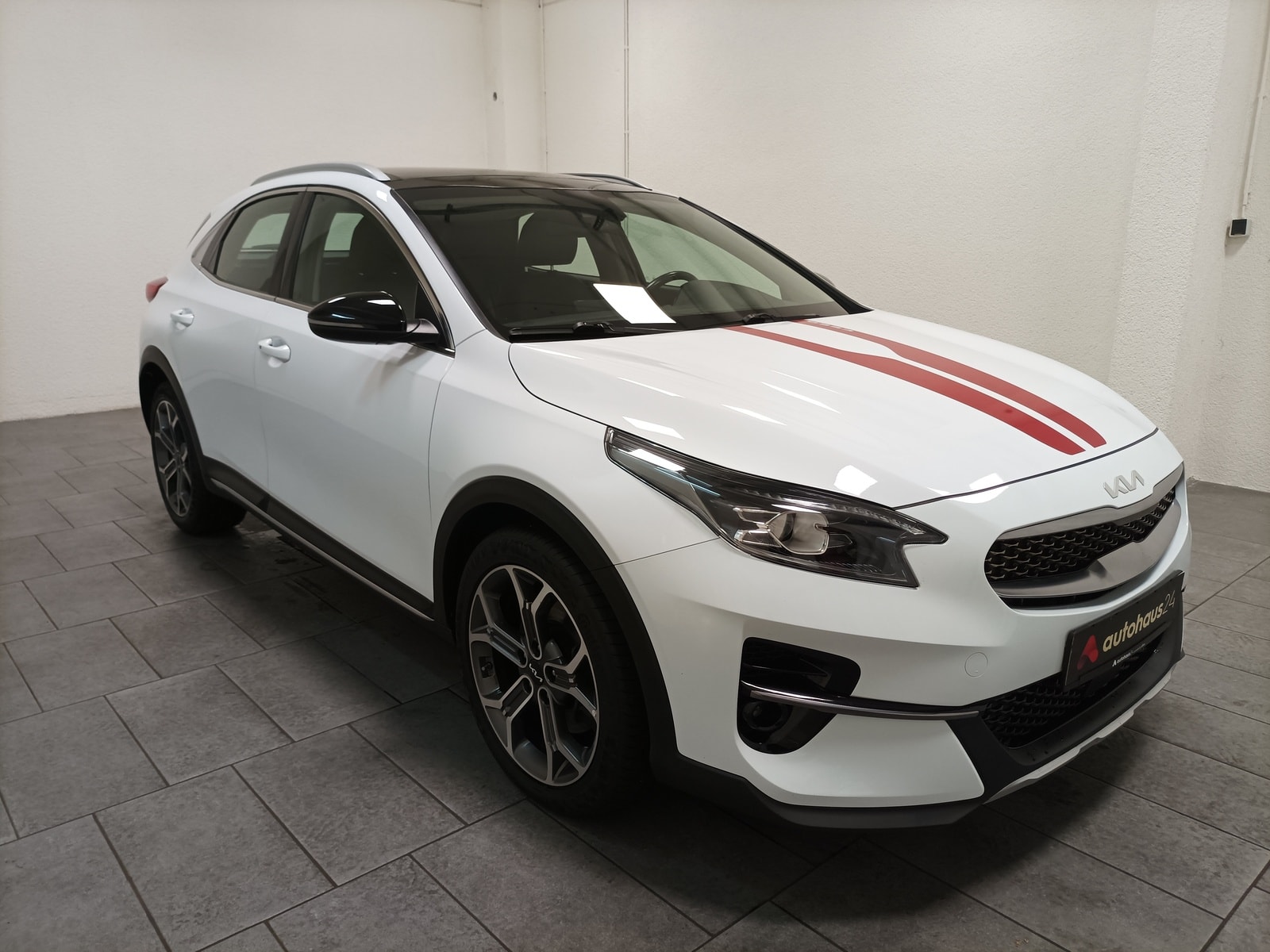 Kia XCeed SUV / Crossover / Geländewagen KIA XCeed 1.6 T-GDI DCT Spirit Sports Utility Vehicle #1