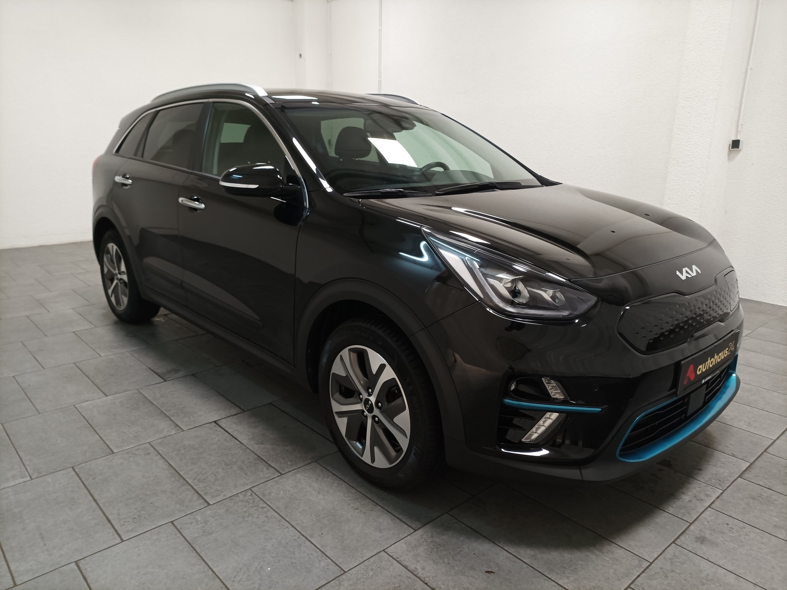 Kia Niro SUV / Crossover / Geländewagen KIA e-Niro 150kW Spirit Schräghecklimousine #1