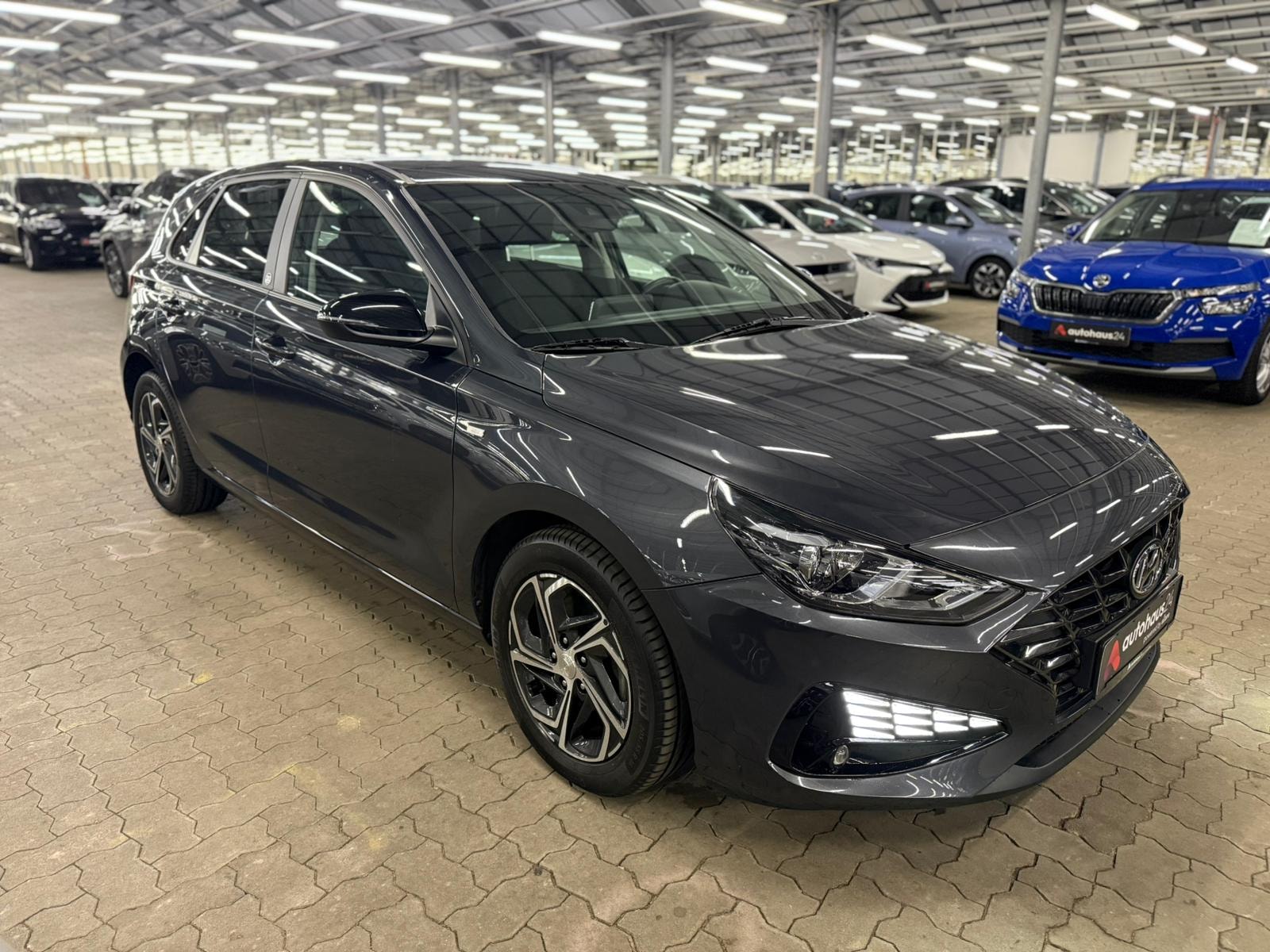 Hyundai i30 Limousine HYUNDAI i30 1.5 T-GDI Hybrid EDITION 30 Schräghecklimousine #1