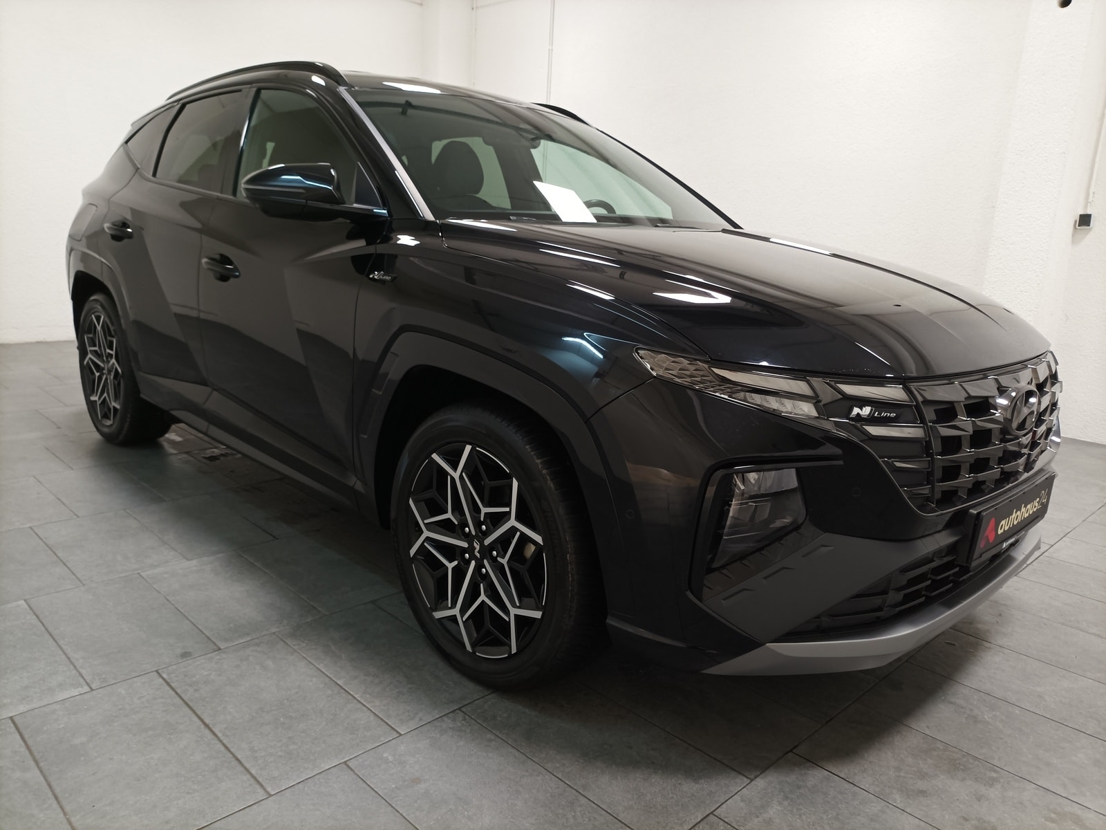 Hyundai Tucson SUV / Crossover / Geländewagen HYUNDAI Tucson 1.6 T-GDI Plug-in Hybrid 4WD Auto Sports Utility Vehicle #1