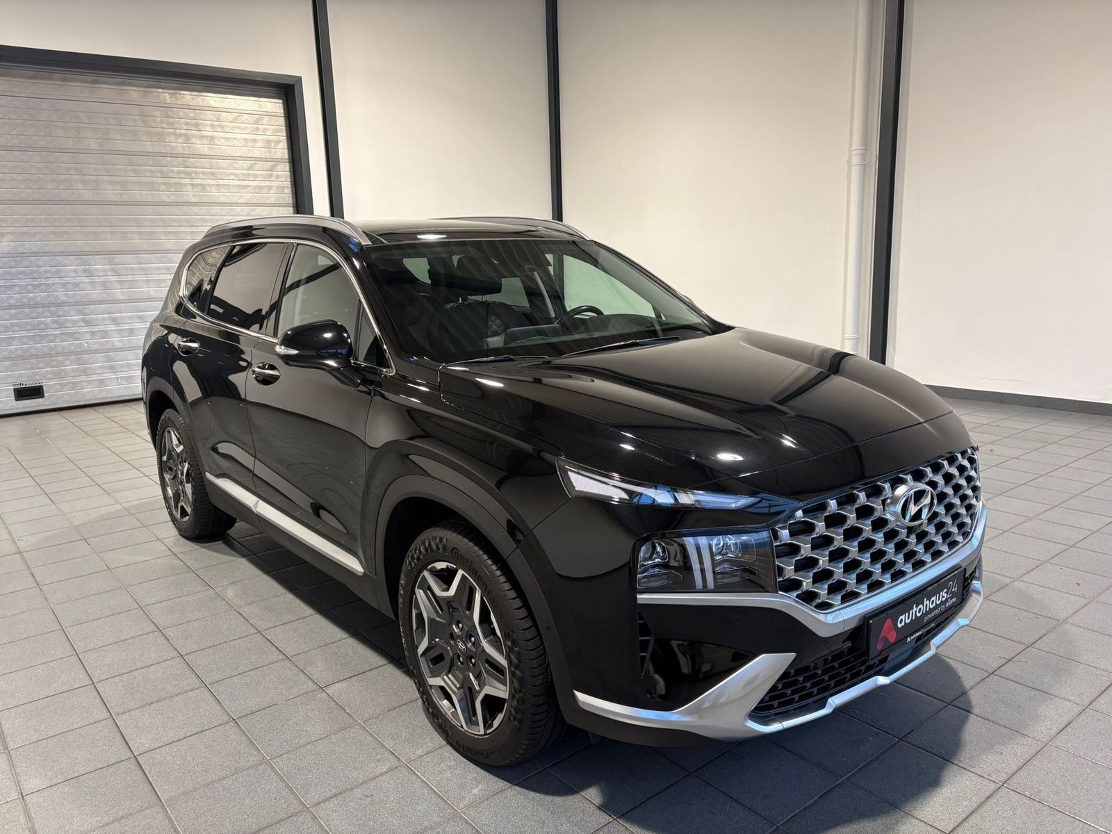 Hyundai Santa Fe SUV / Crossover / Geländewagen HYUNDAI Santa Fe 1.6 T-GDI Plug-in Hybrid 4WD Auto Seven Sports Utility Vehicle #1