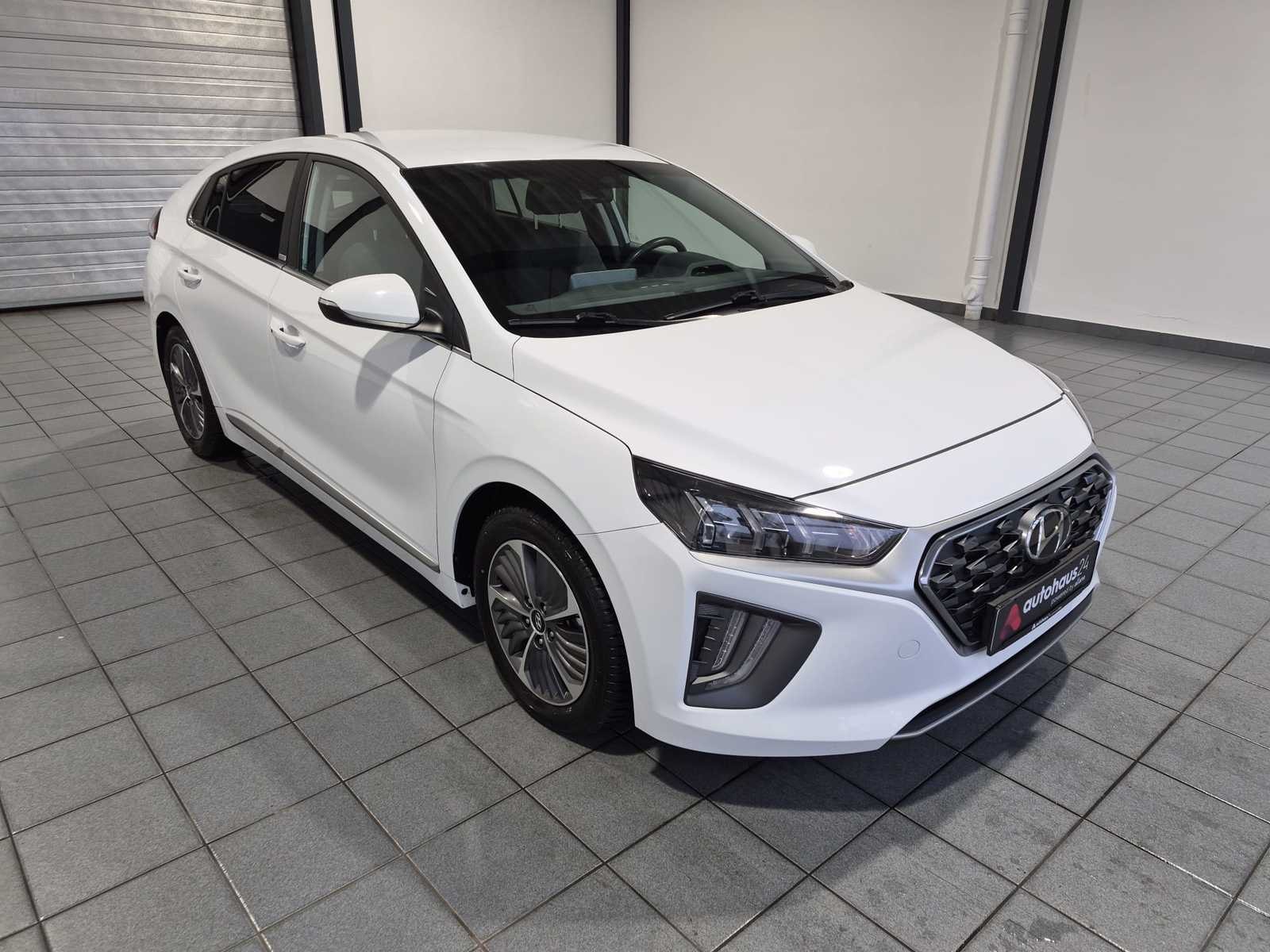 Hyundai IONIQ Limousine HYUNDAI IONIQ 1.6l GDi PLUG-IN HYBRID Style Schräghecklimousine #1