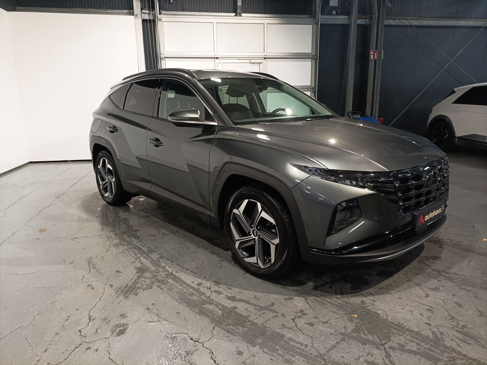 Hyundai Tucson SUV / Crossover / Geländewagen HYUNDAI Tucson 1.6 T-GDI Plug-in Hybrid 4WD Auto Sports Utility Vehicle #1