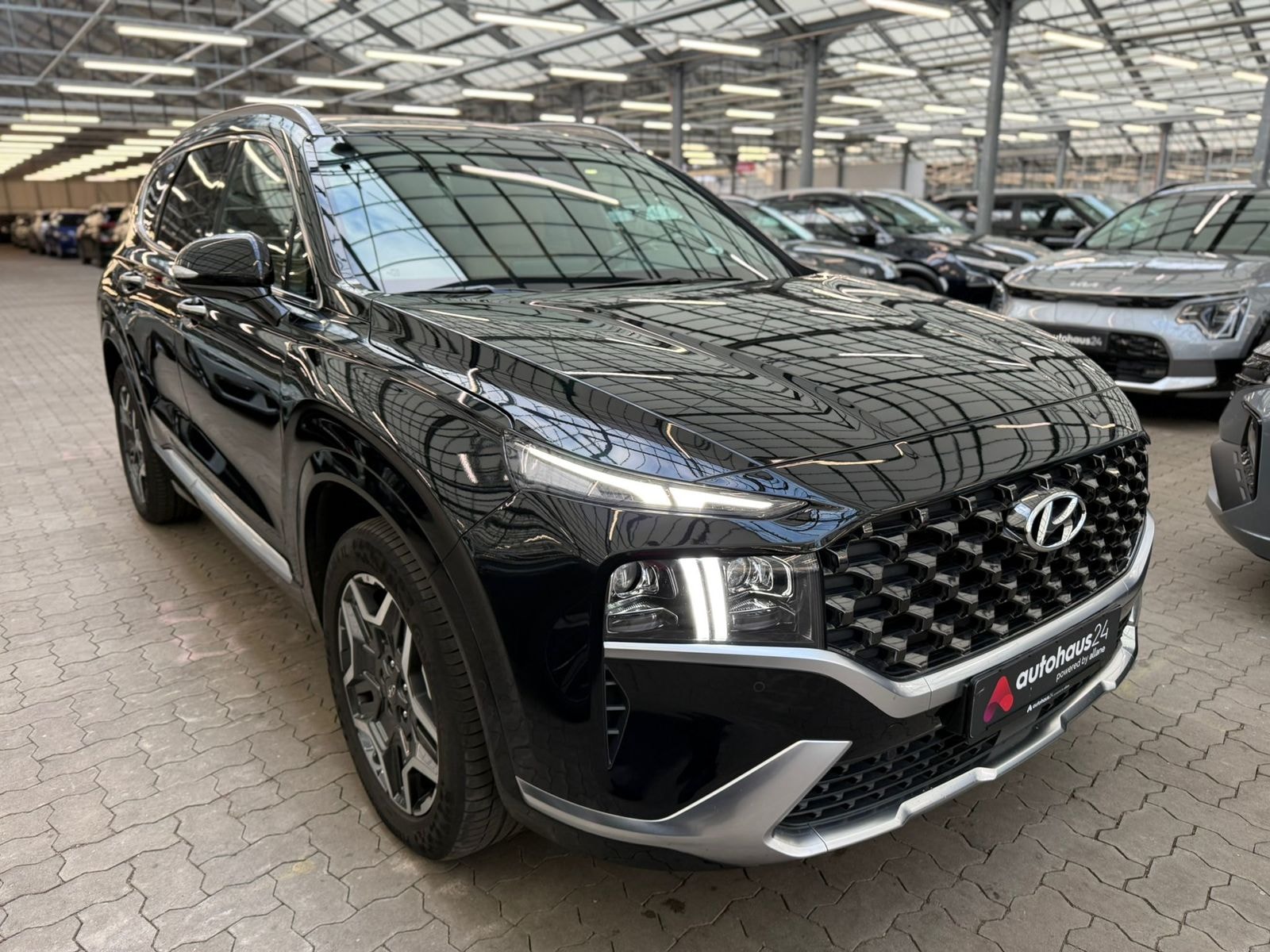 Hyundai Santa Fe SUV / Crossover / Geländewagen HYUNDAI Santa Fe 1.6 T-GDI Plug-in Hybrid 4WD Auto Sports Utility Vehicle #1