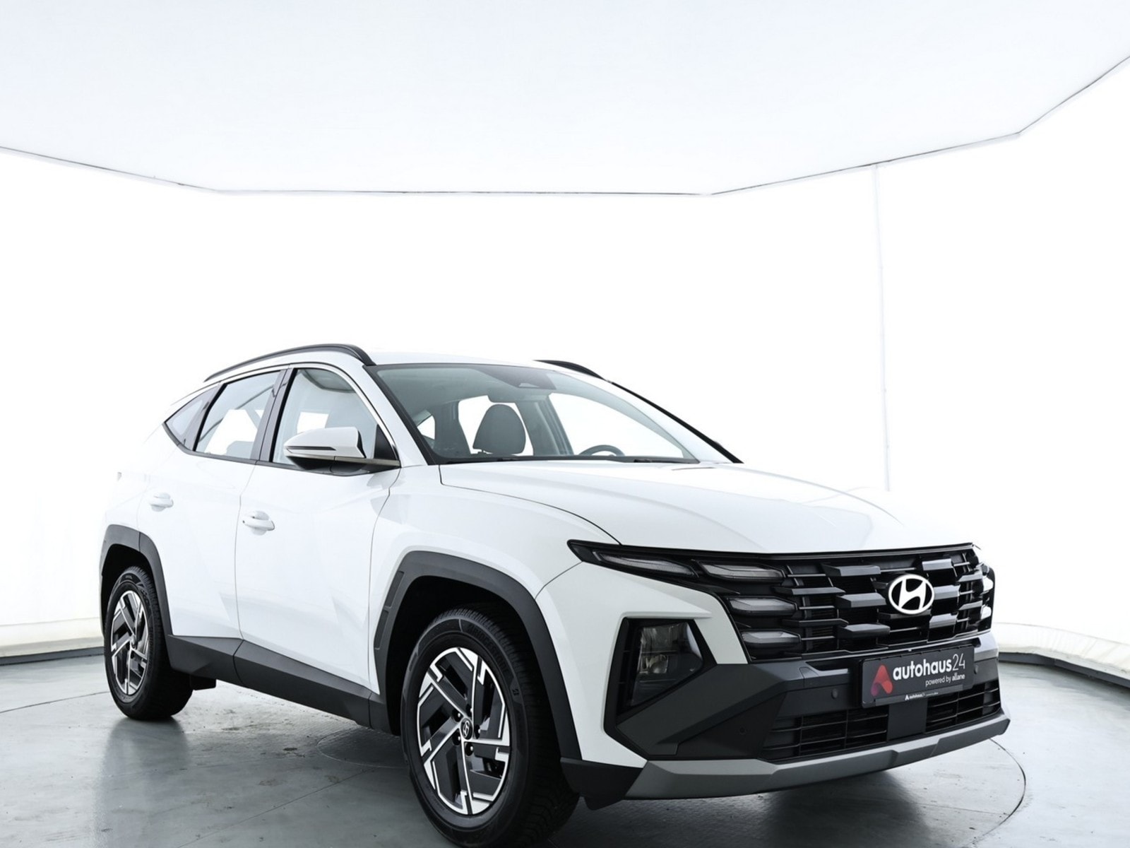 Hyundai Tucson SUV / Crossover / Geländewagen HYUNDAI Tucson 1.6 CRDi 48V Select DCT Sports Utility Vehicle #1