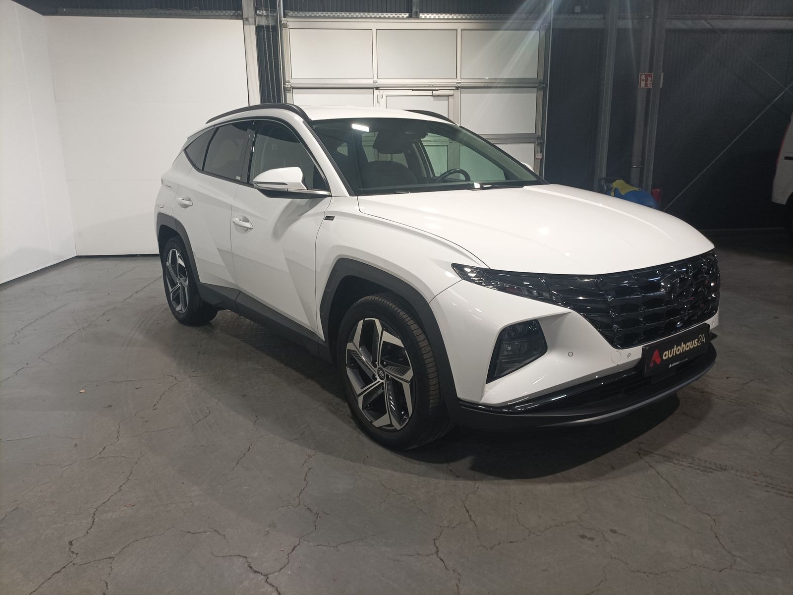 Hyundai Tucson SUV / Crossover / Geländewagen HYUNDAI Tucson 1.6 T-GDI Plug-in Hybrid 4WD Auto Sports Utility Vehicle #1